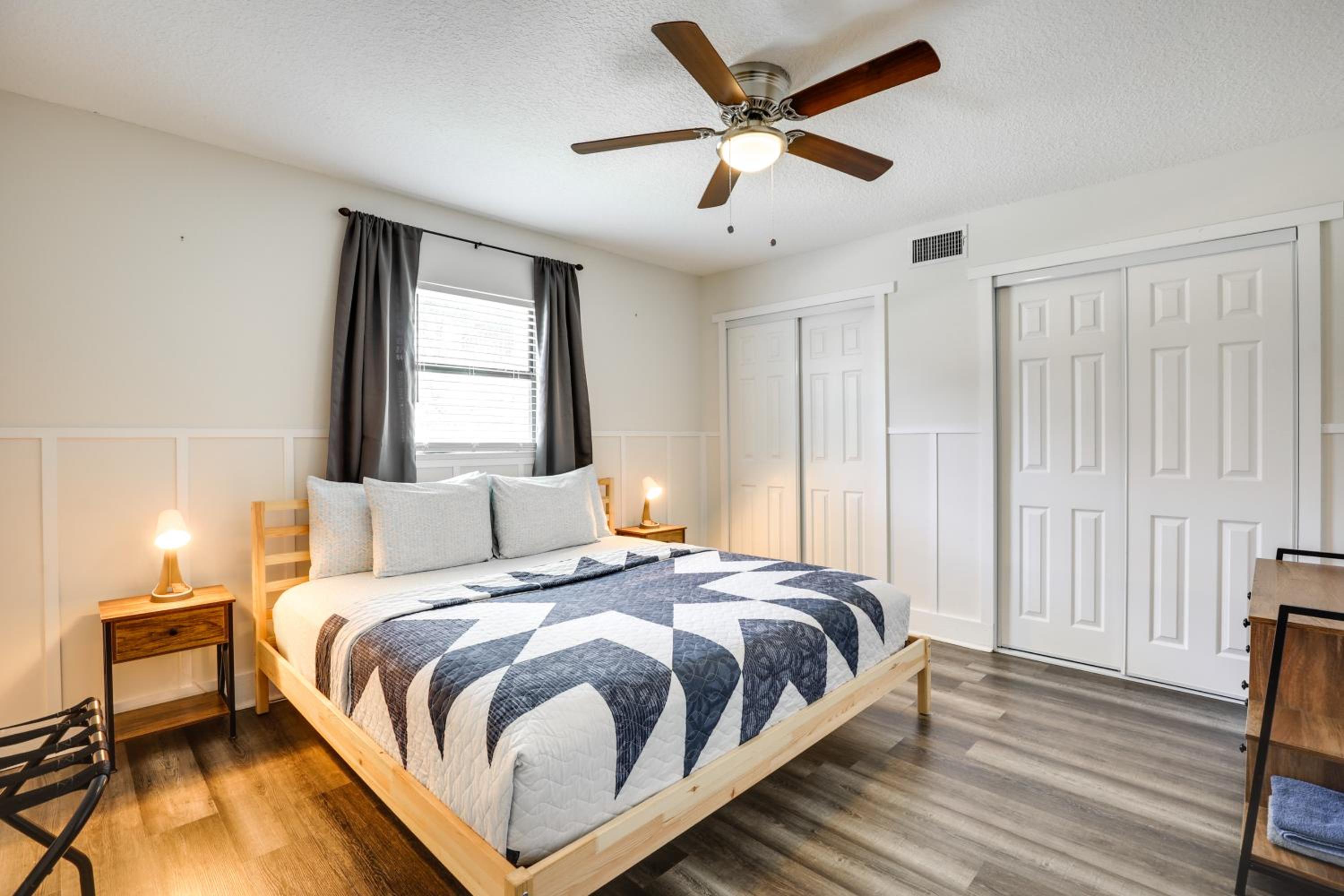Stylish and Walkable! Pet-Friendly St Augustine Gem!