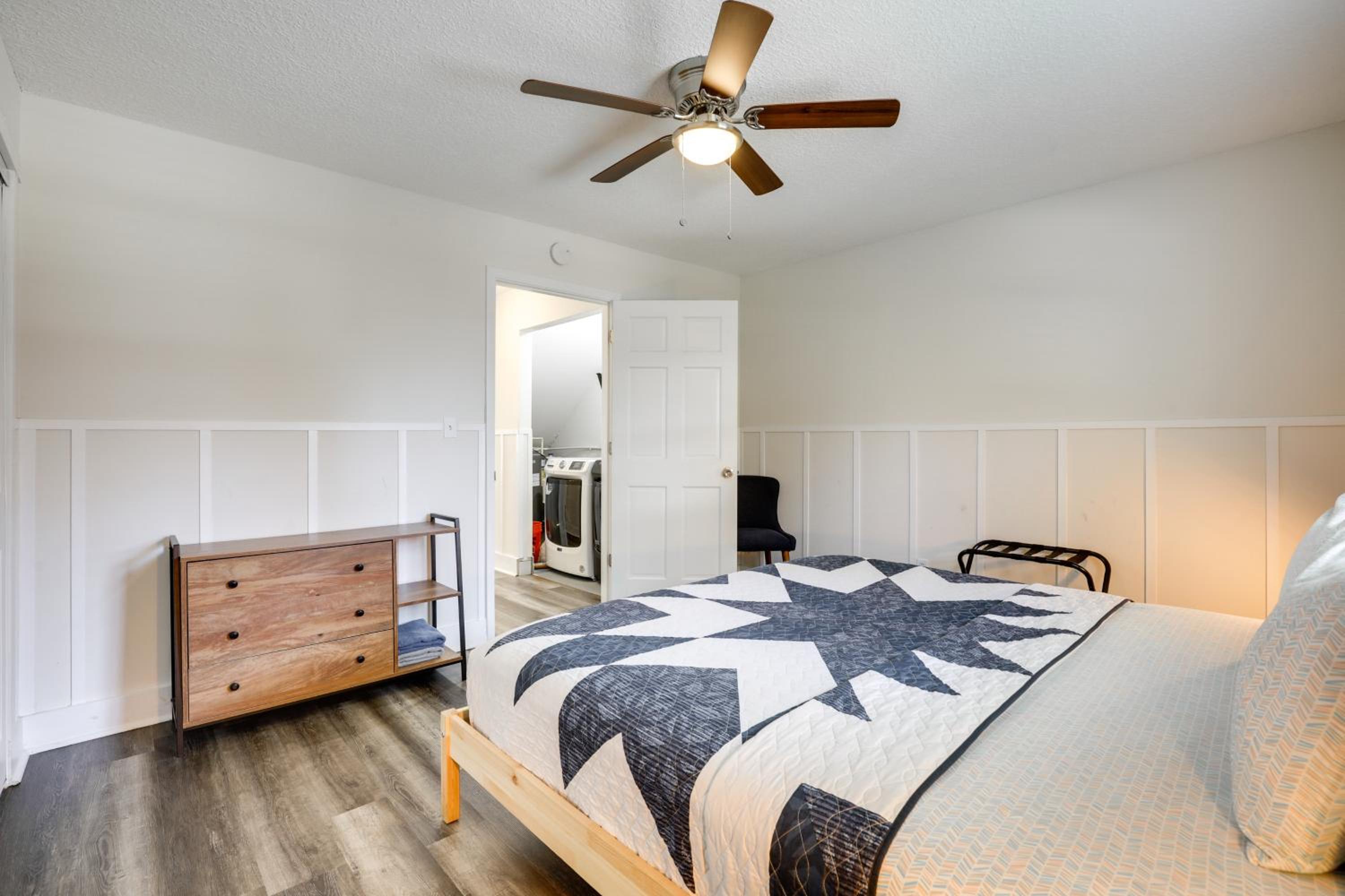 Stylish and Walkable! Pet-Friendly St Augustine Gem!