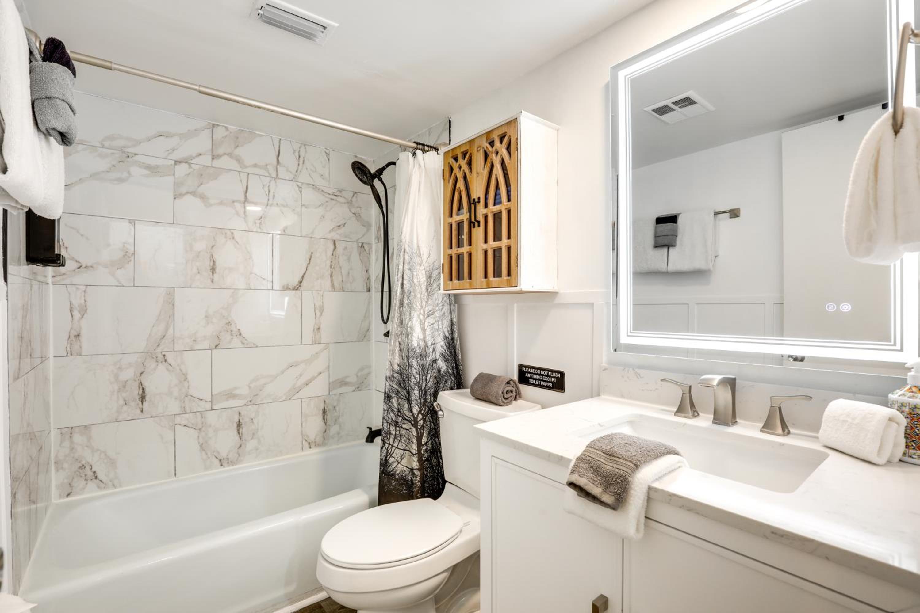 Stylish and Walkable! Pet-Friendly St Augustine Gem!