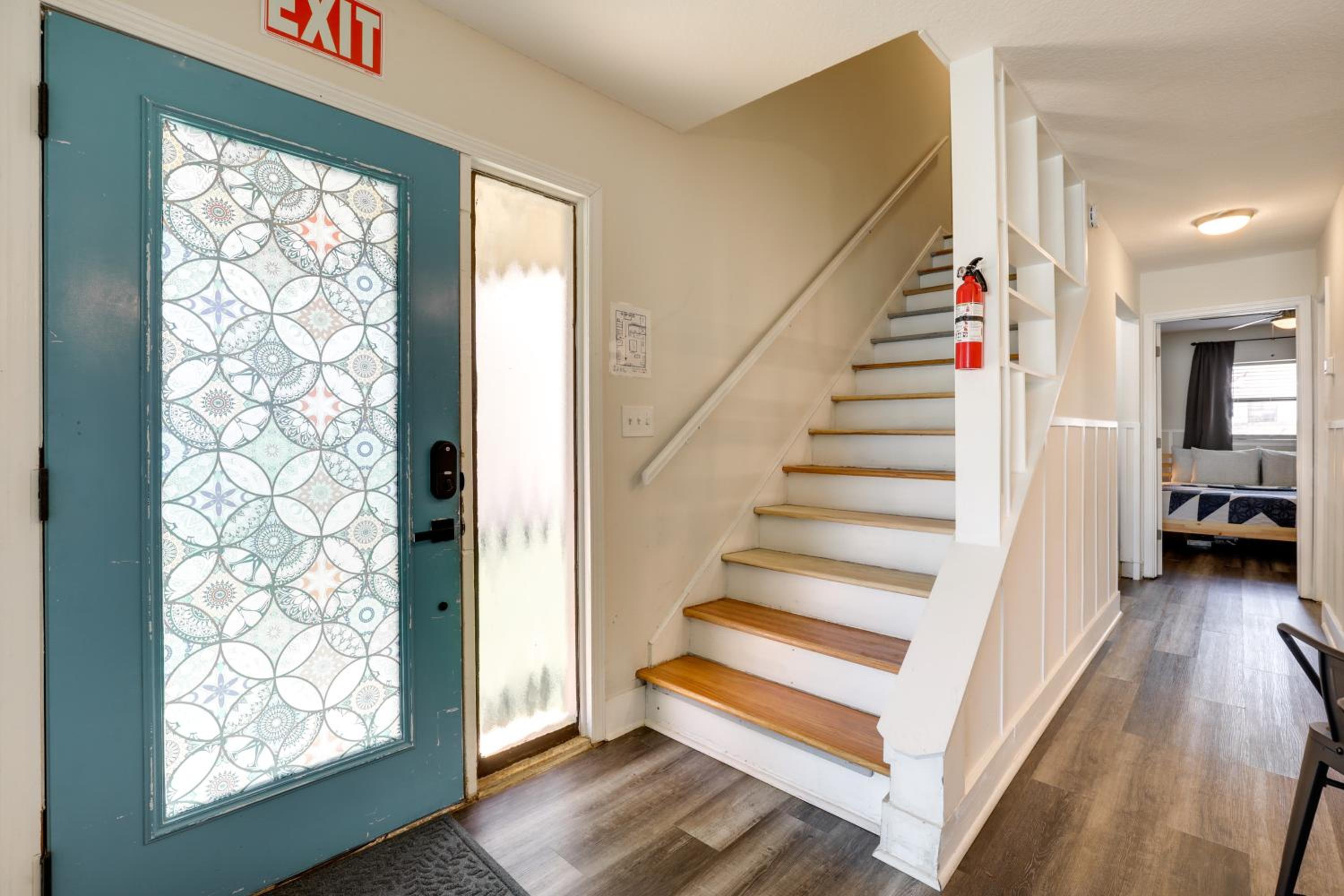 Stylish and Walkable! Pet-Friendly St Augustine Gem!