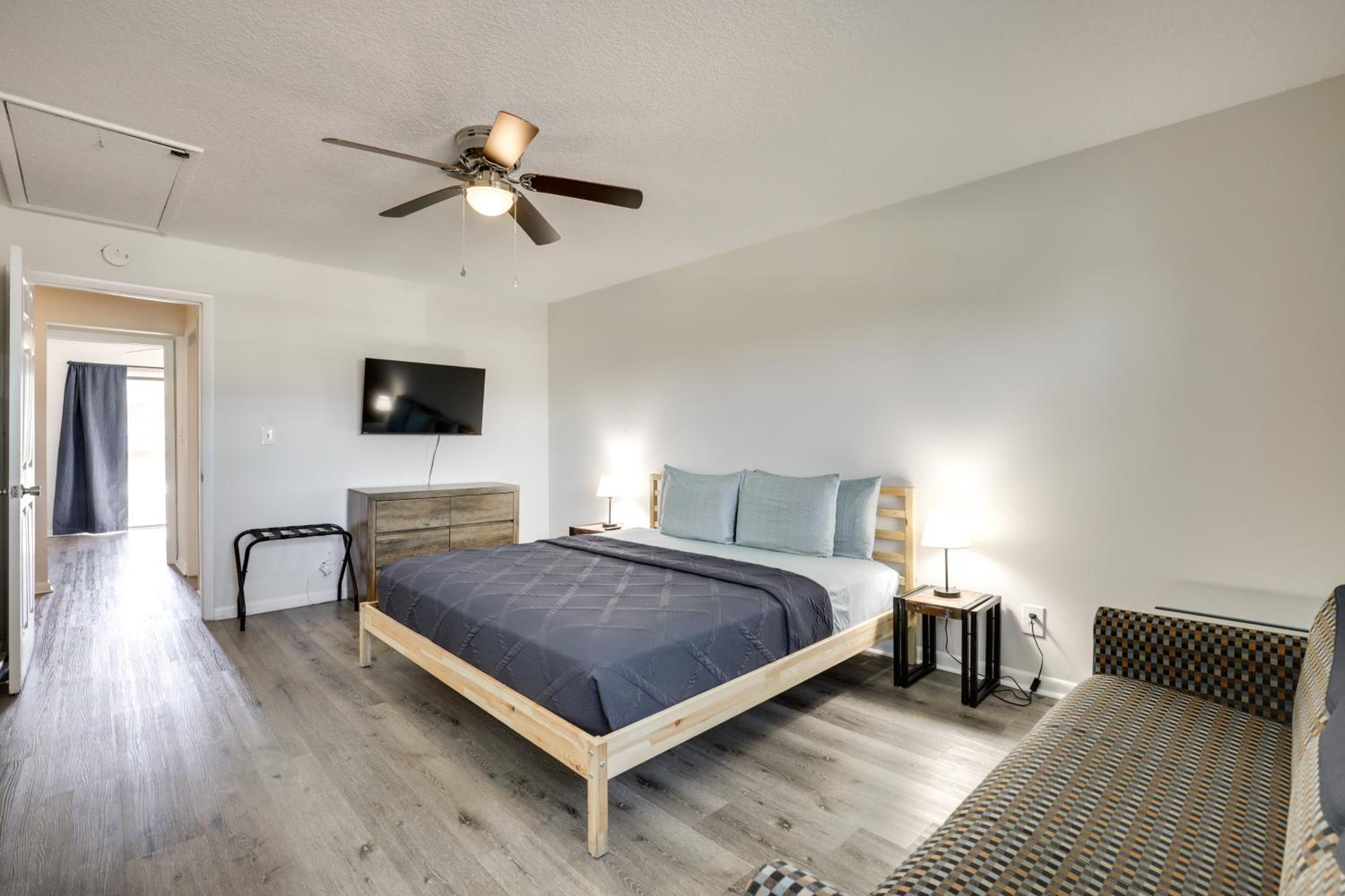 Stylish and Walkable! Pet-Friendly St Augustine Gem!