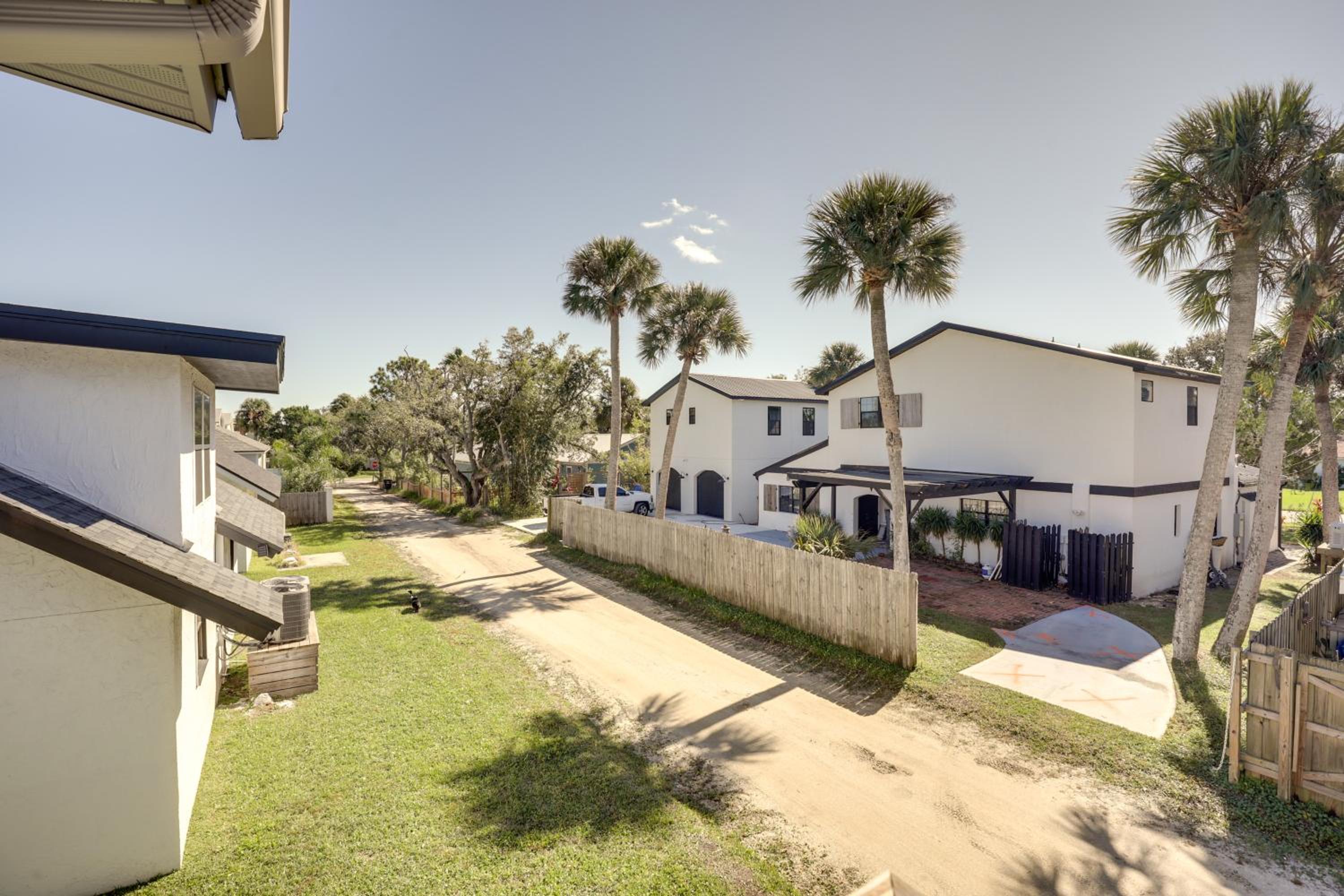 Stylish and Walkable! Pet-Friendly St Augustine Gem!