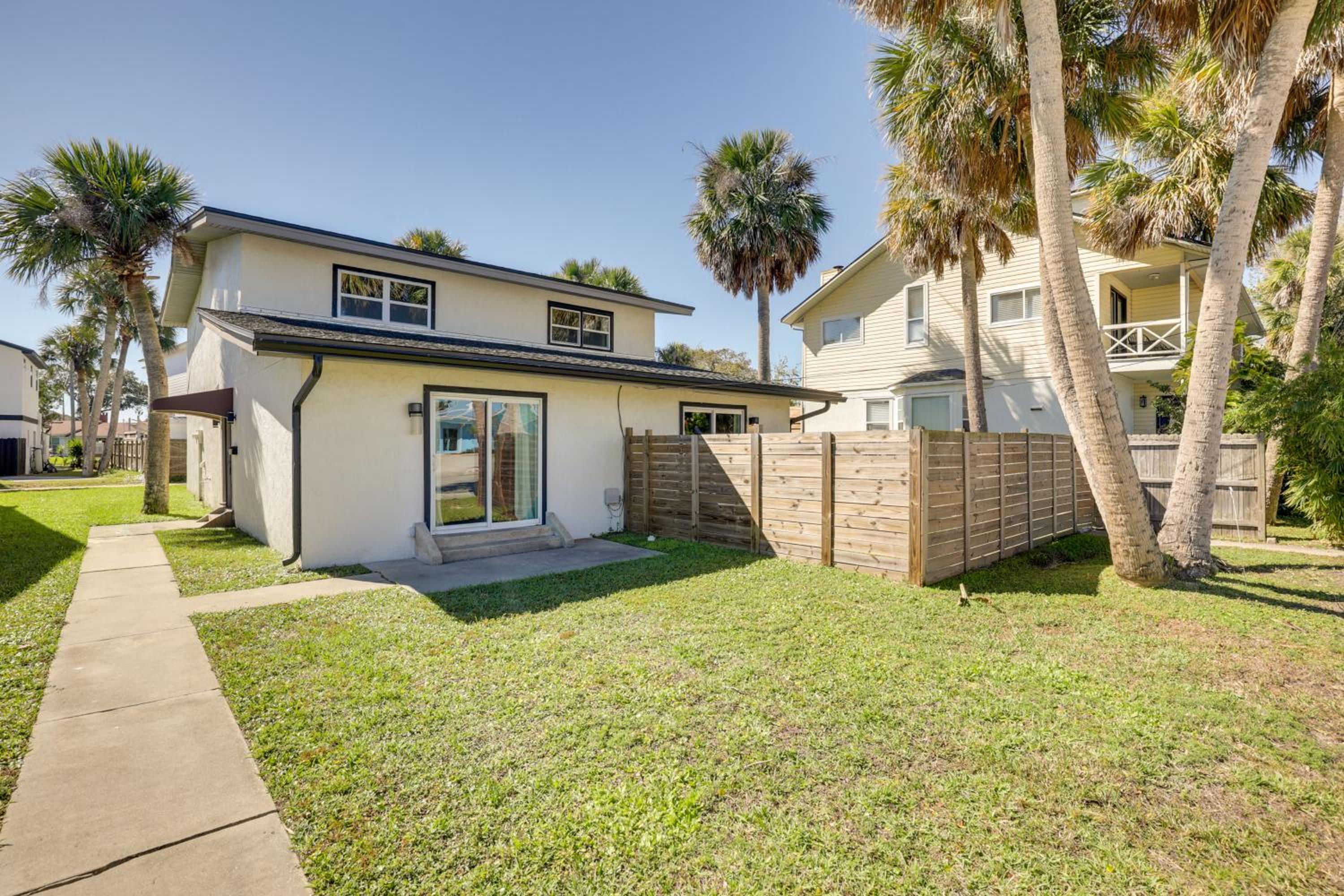 Stylish and Walkable! Pet-Friendly St Augustine Gem!