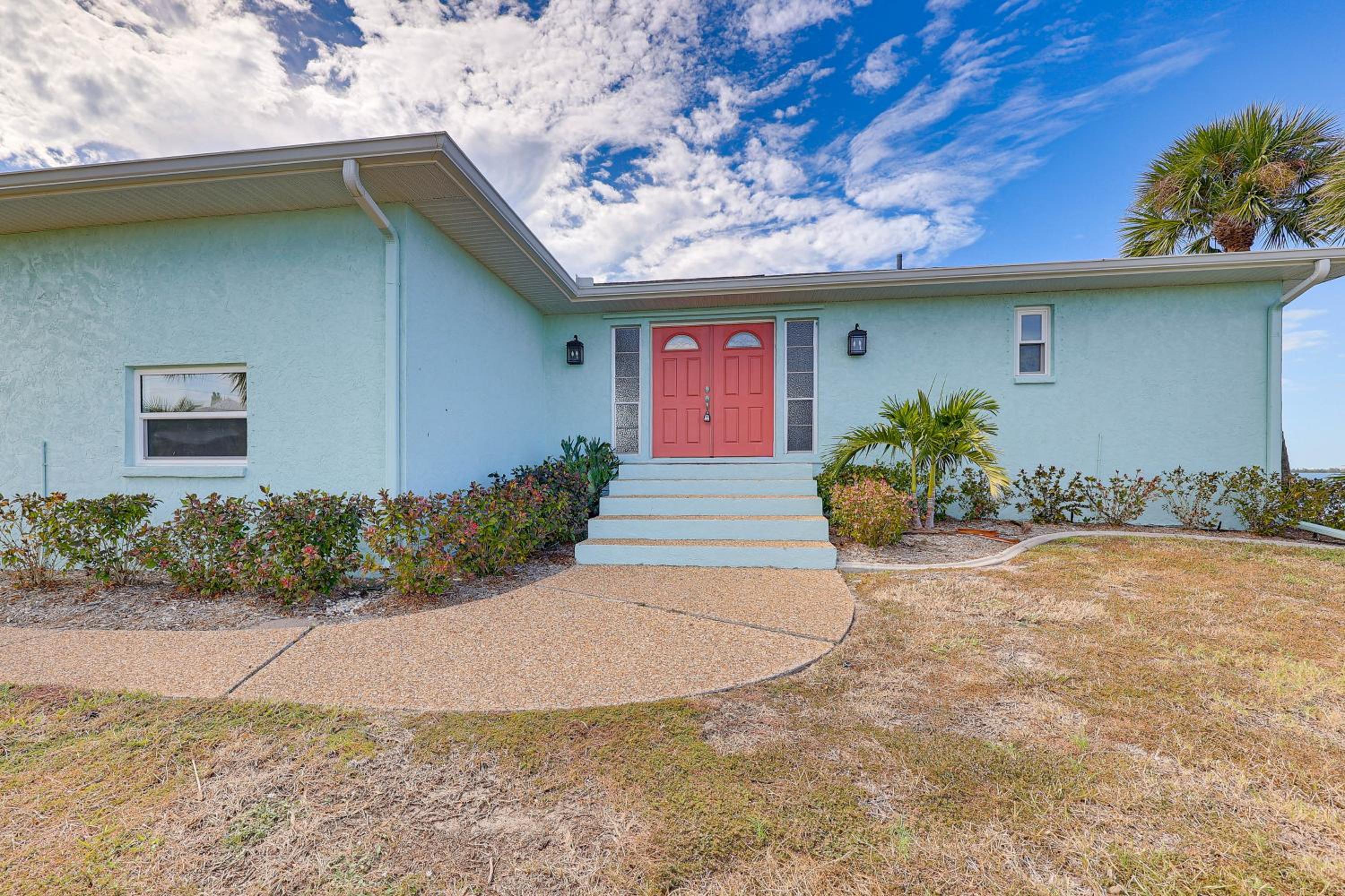 Canal-Front Gem with Dock! 4 Mi to Englewood Beach
