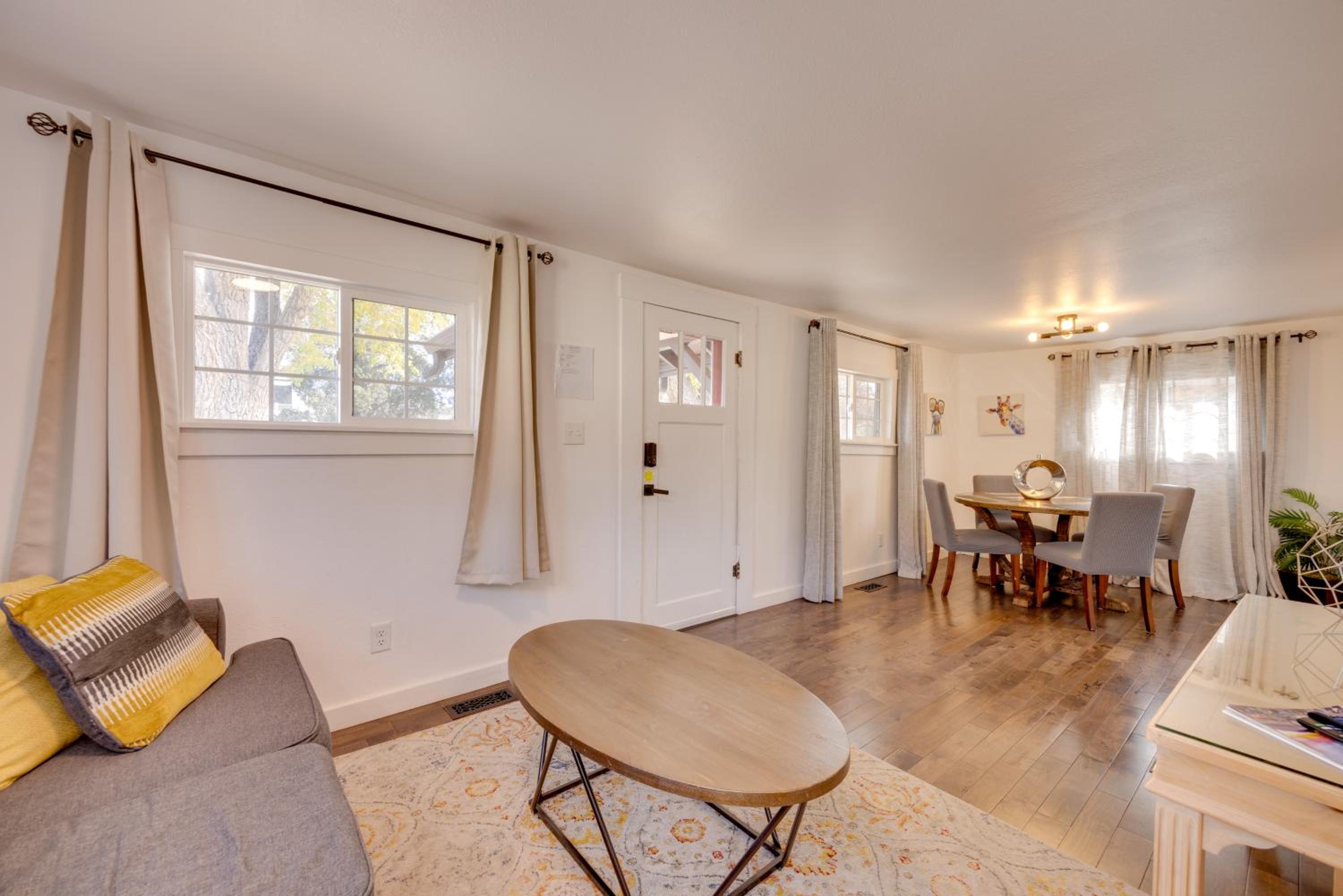 2 Mi to Dtwn Colorado Springs Gem with Hot Tub!