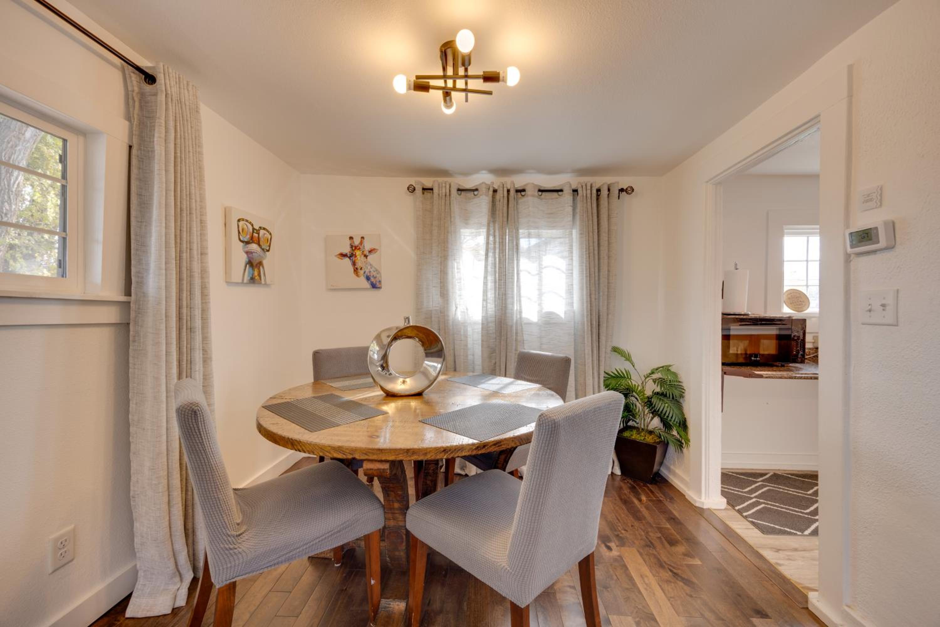 2 Mi to Dtwn Colorado Springs Gem with Hot Tub!