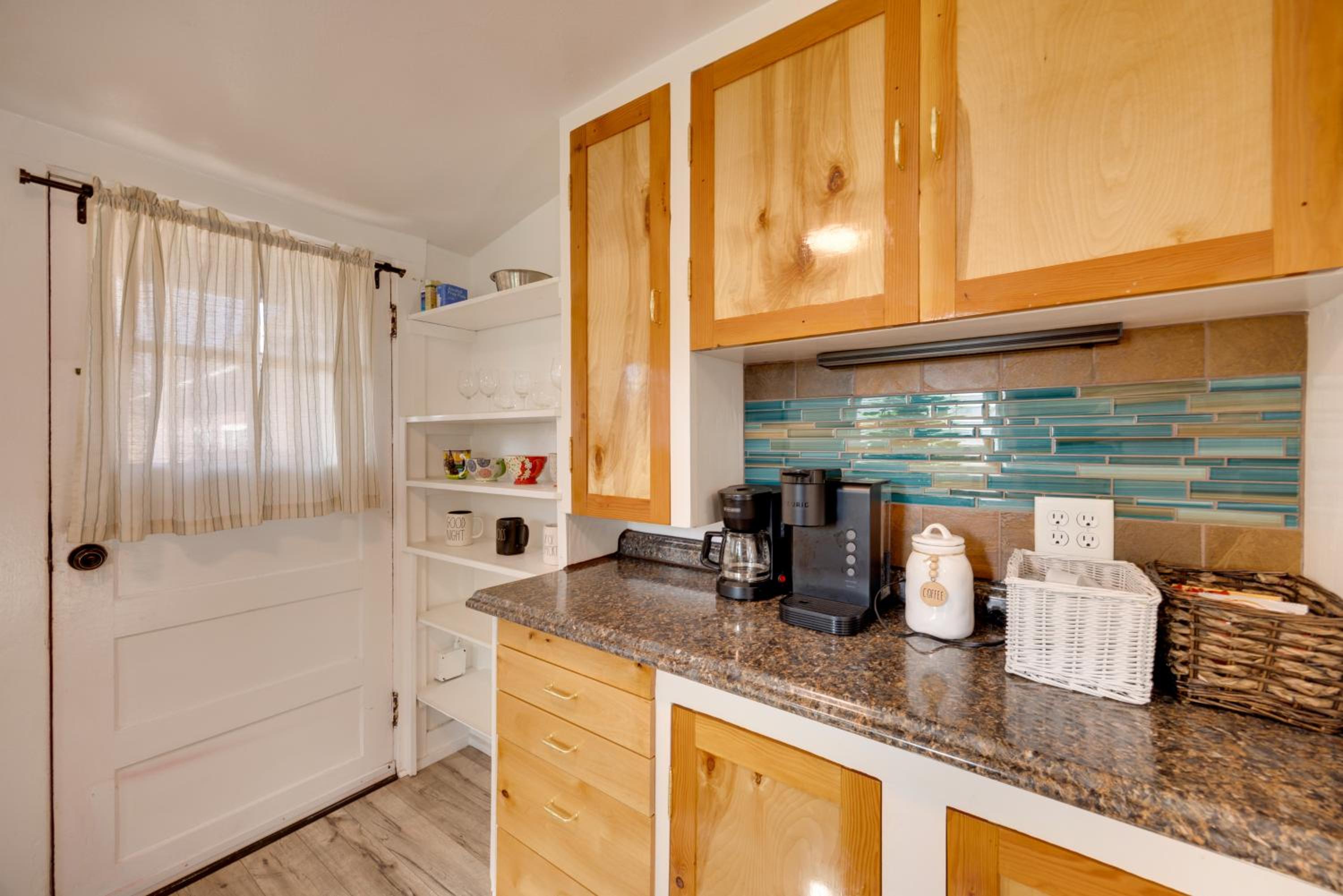 2 Mi to Dtwn Colorado Springs Gem with Hot Tub!
