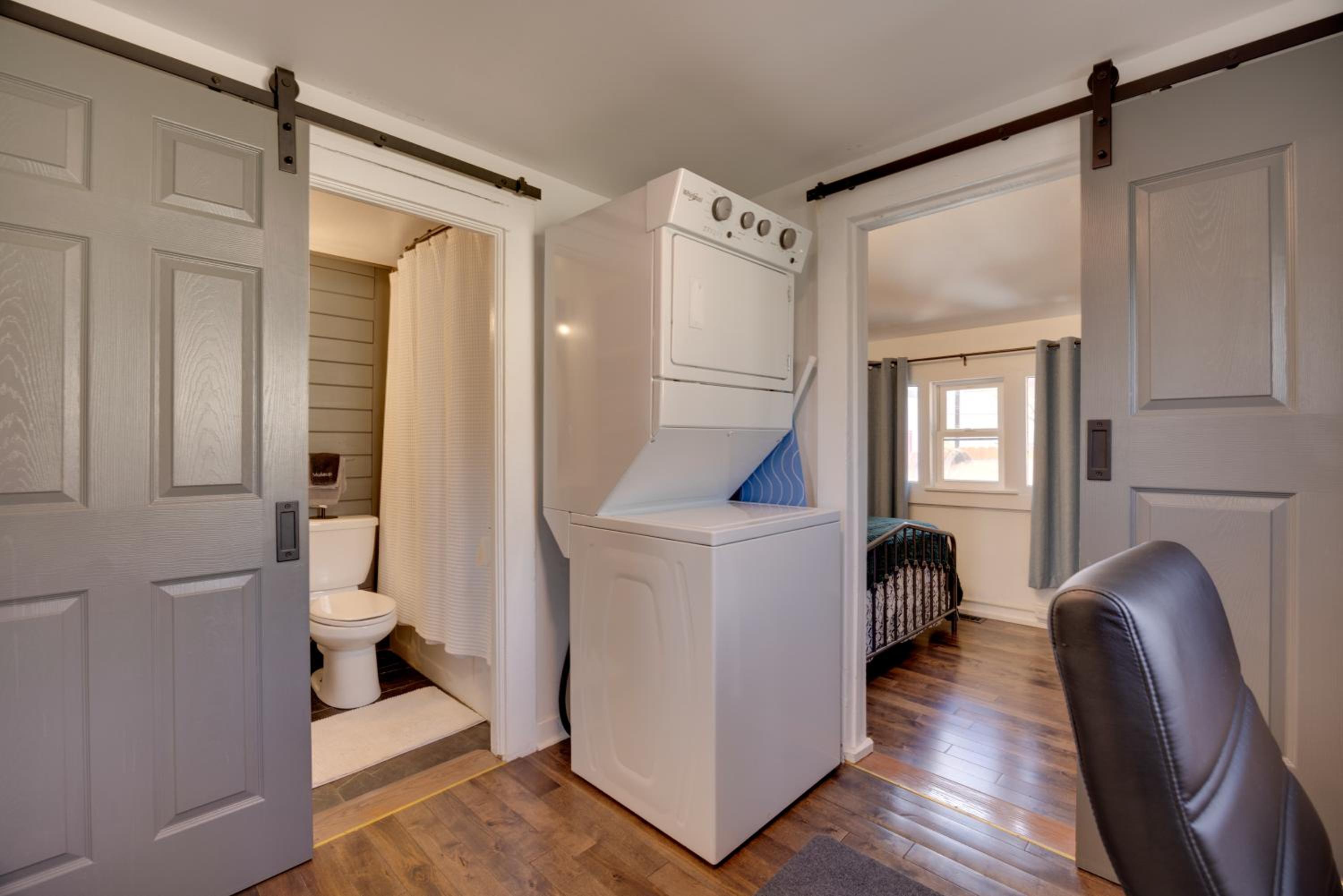 2 Mi to Dtwn Colorado Springs Gem with Hot Tub!