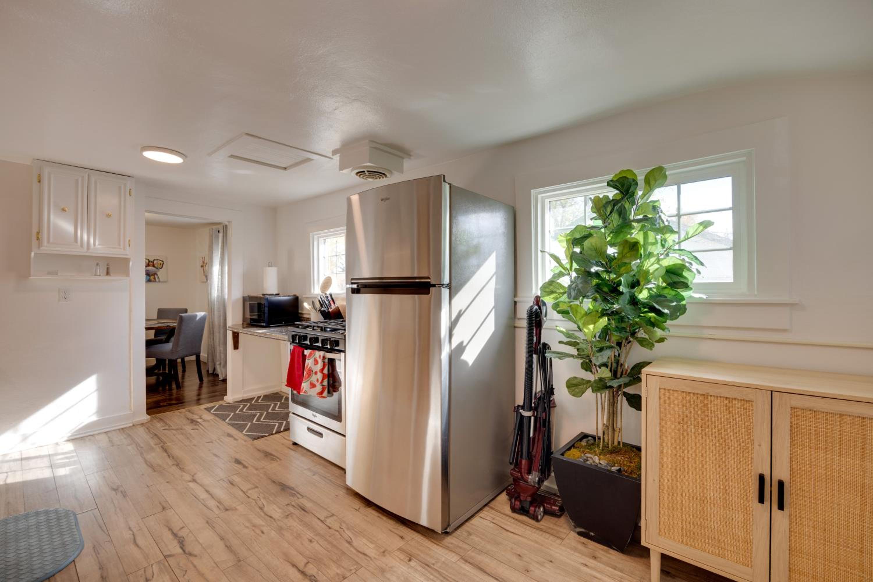 2 Mi to Dtwn Colorado Springs Gem with Hot Tub!