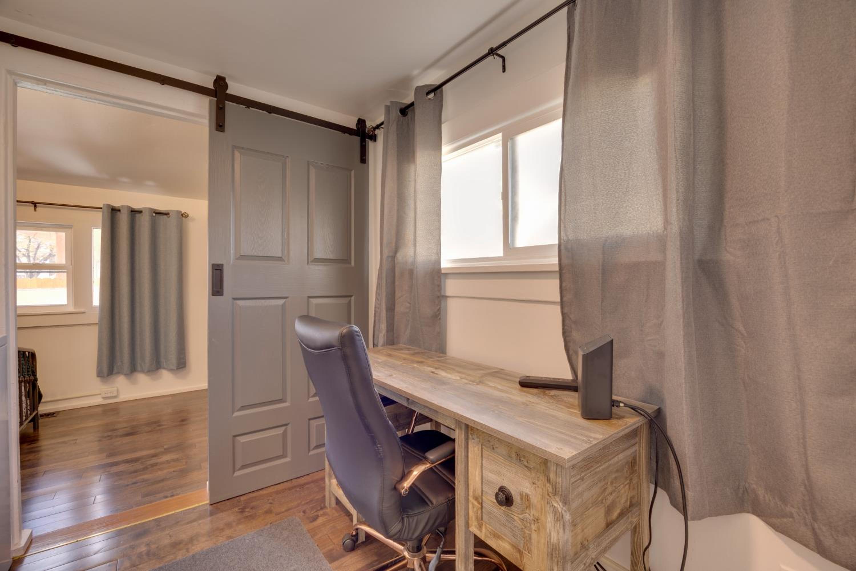 2 Mi to Dtwn Colorado Springs Gem with Hot Tub!