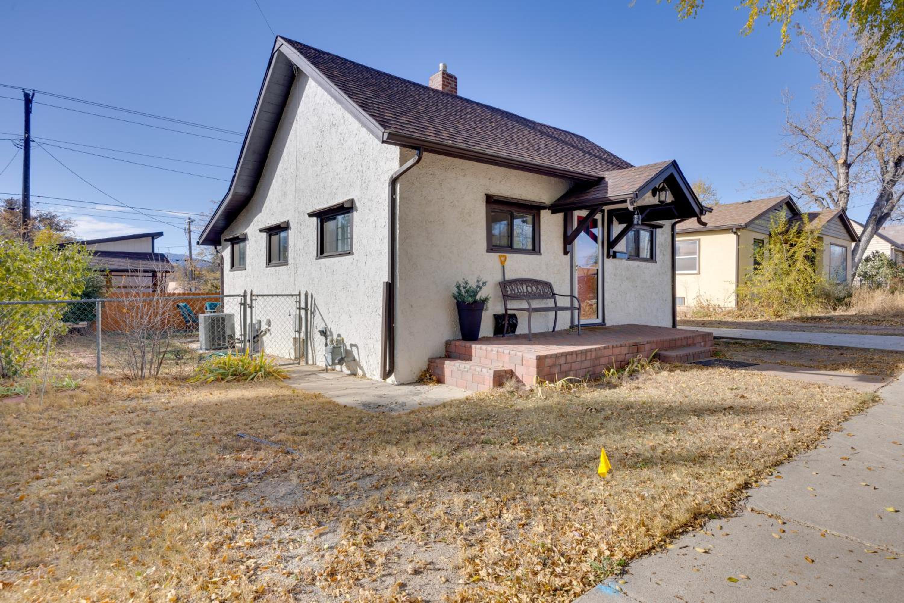 2 Mi to Dtwn Colorado Springs Gem with Hot Tub!