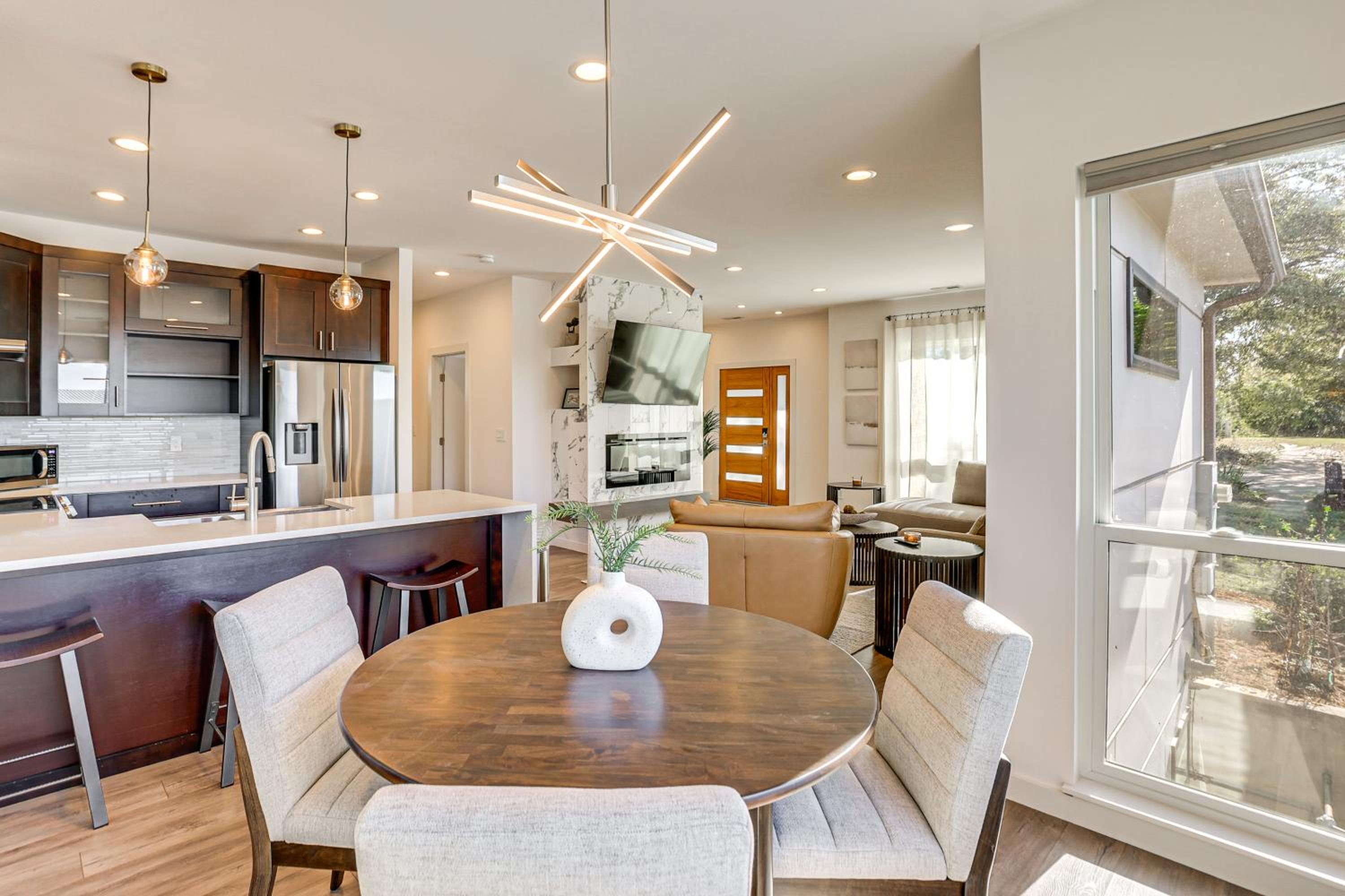4 Mi to Dtwn Greenville Group-Ready Home with Yard