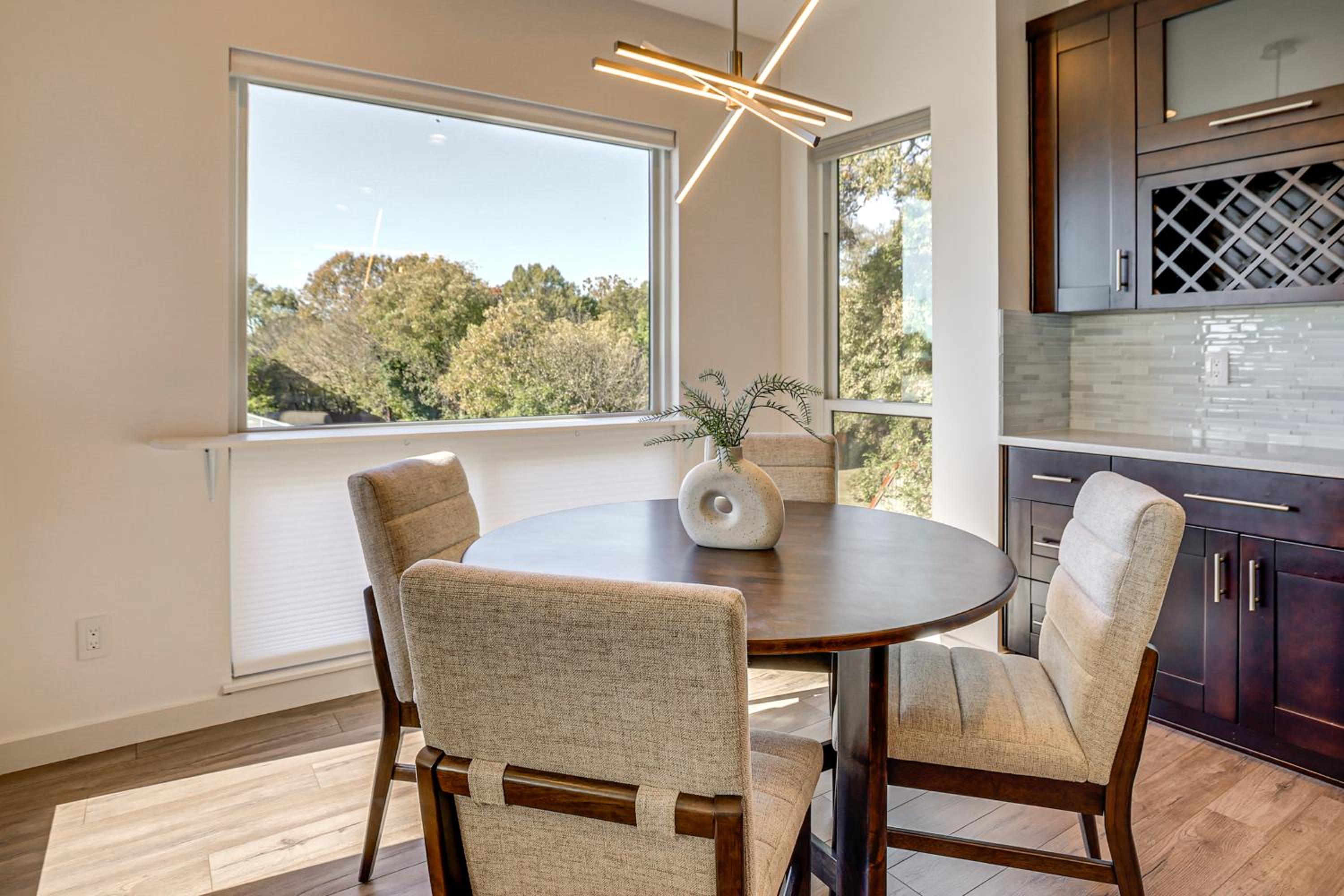 4 Mi to Dtwn Greenville Group-Ready Home with Yard