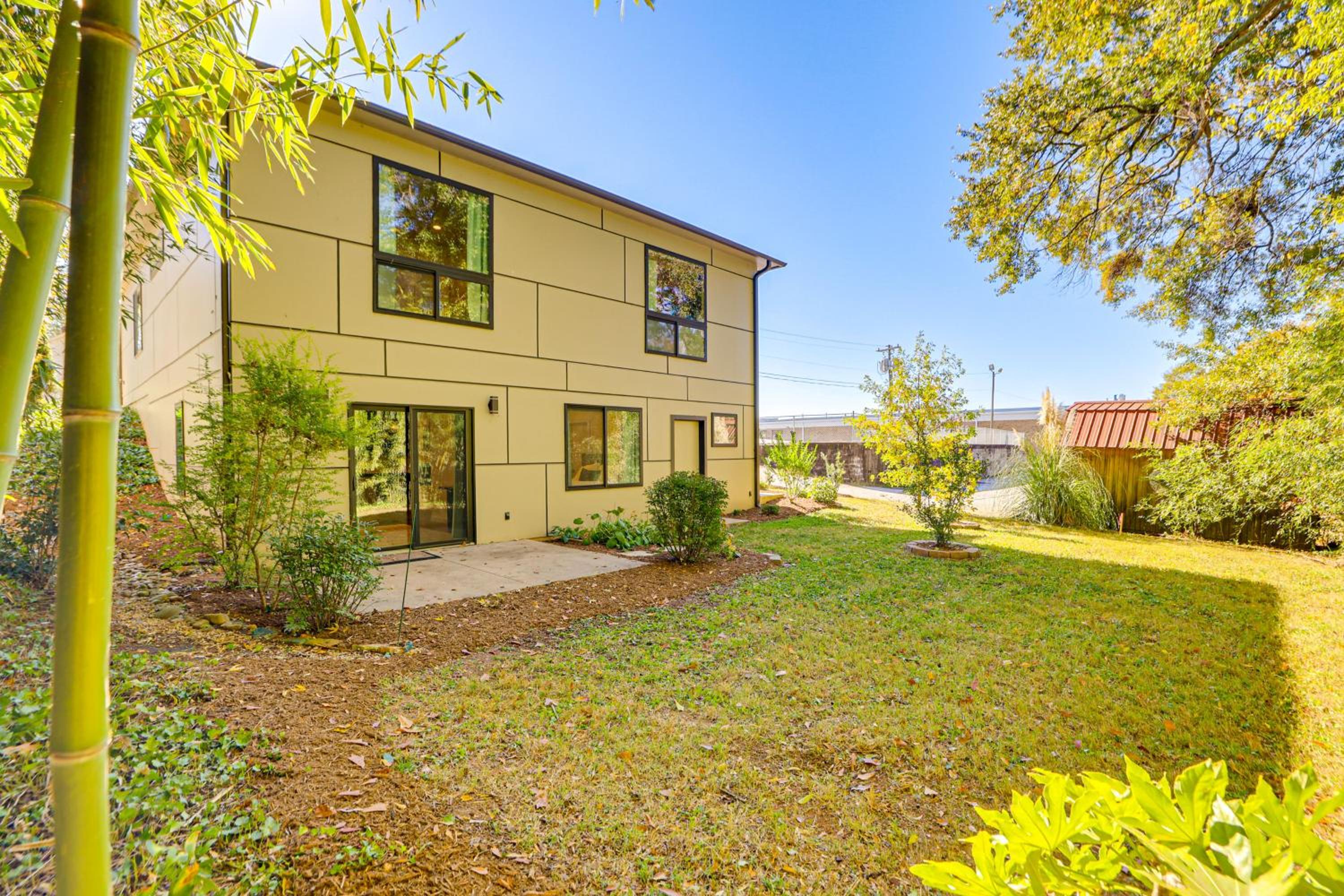 4 Mi to Dtwn Greenville Group-Ready Home with Yard