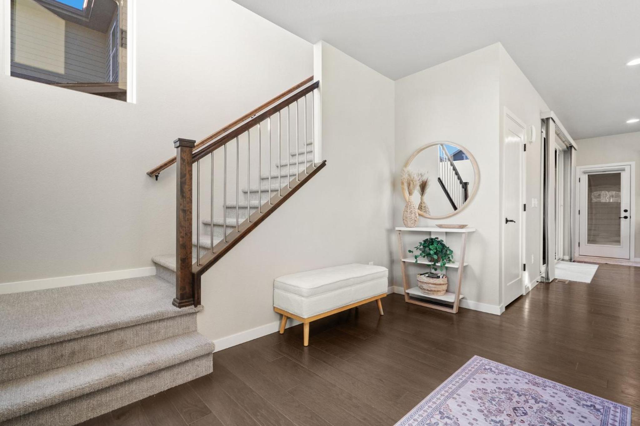 Comet Haus Modern 3BR with Office and King Beds