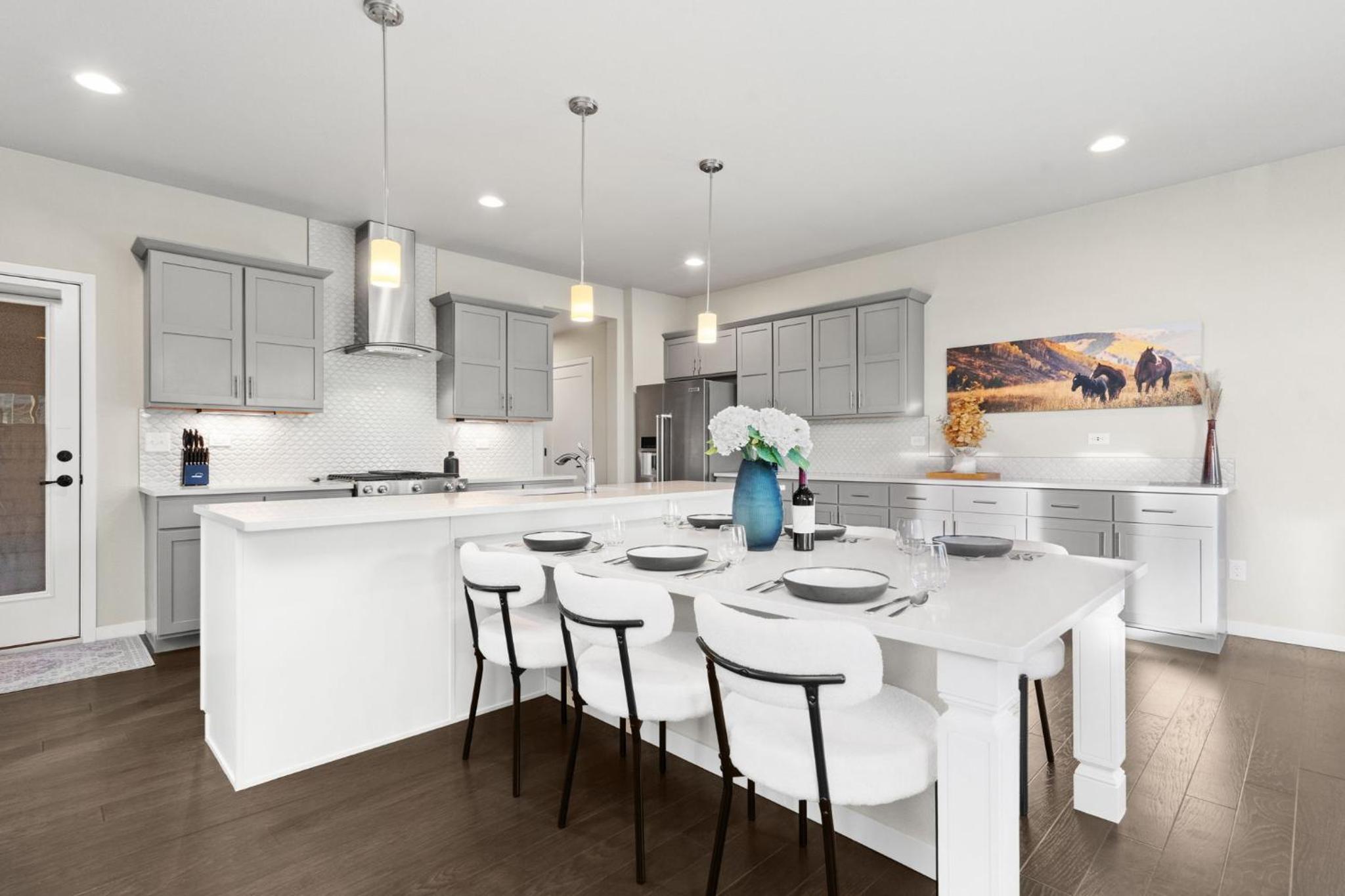 Comet Haus Modern 3BR with Office and King Beds