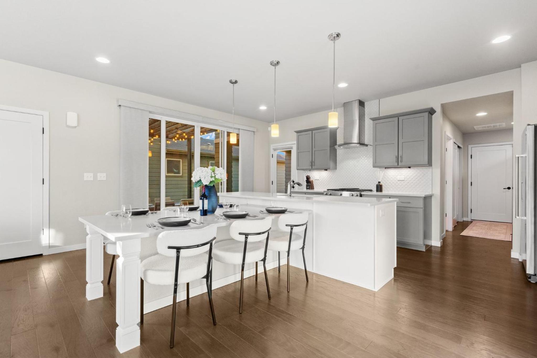 Comet Haus Modern 3BR with Office and King Beds