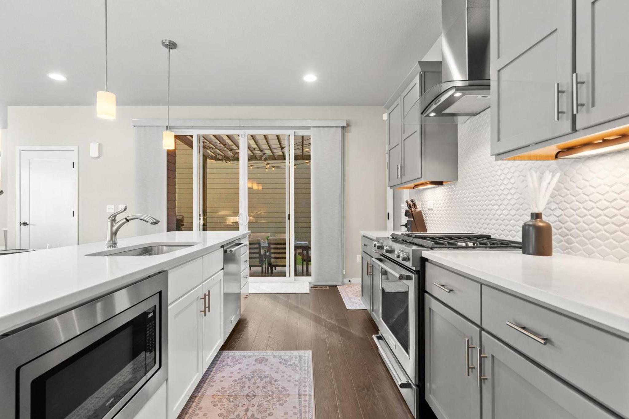 Comet Haus Modern 3BR with Office and King Beds
