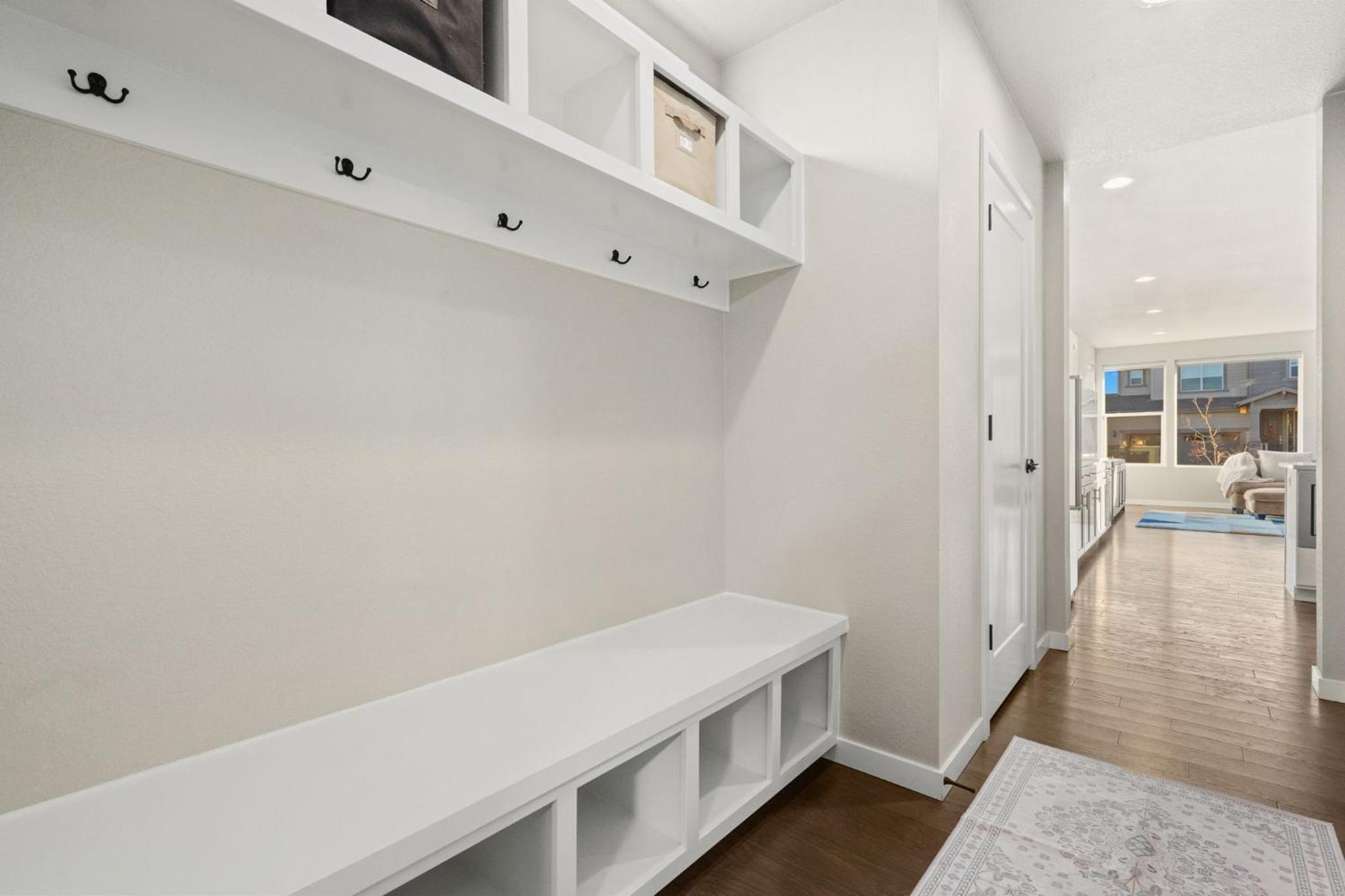 Comet Haus Modern 3BR with Office and King Beds