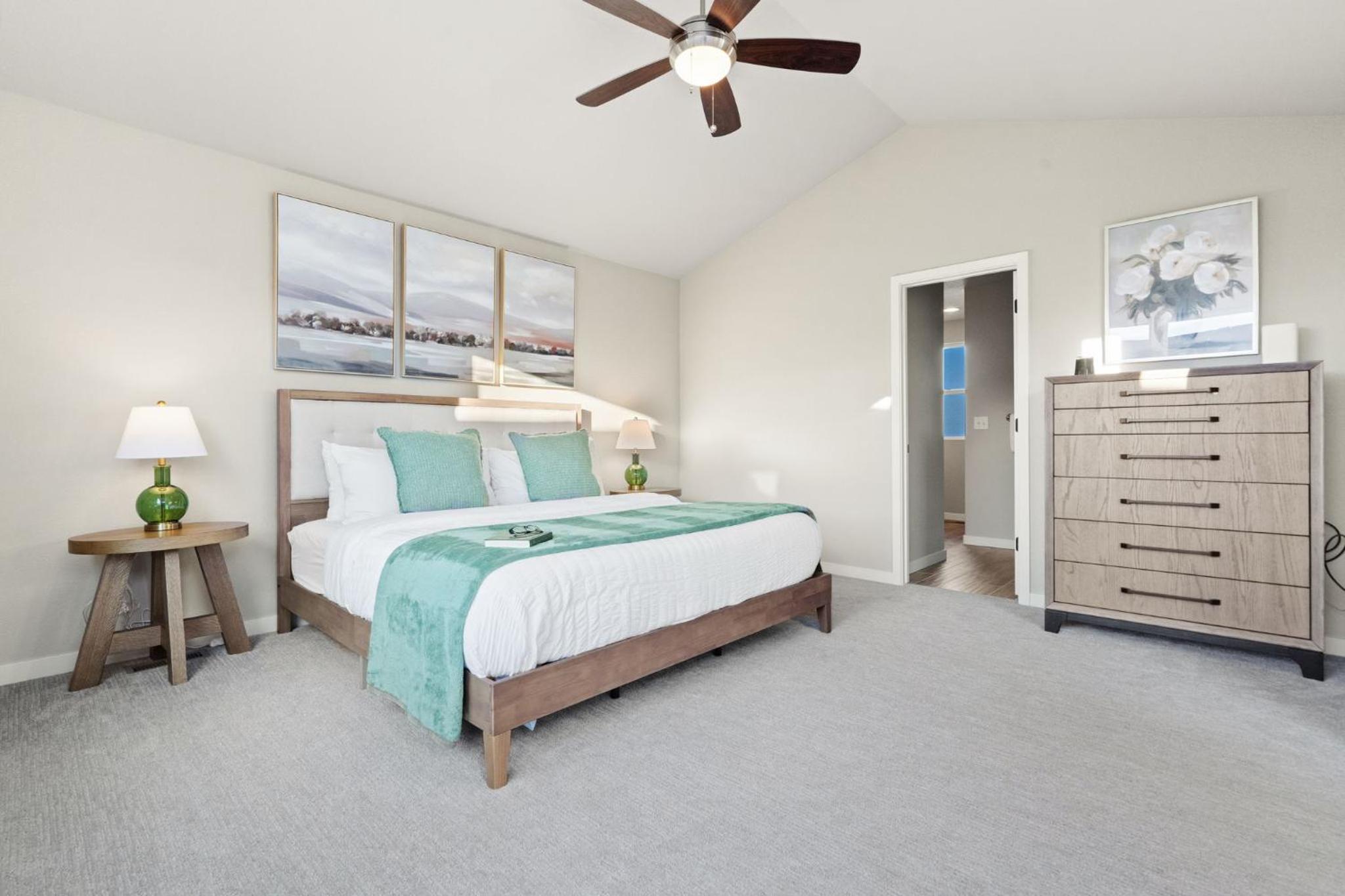 Comet Haus Modern 3BR with Office and King Beds