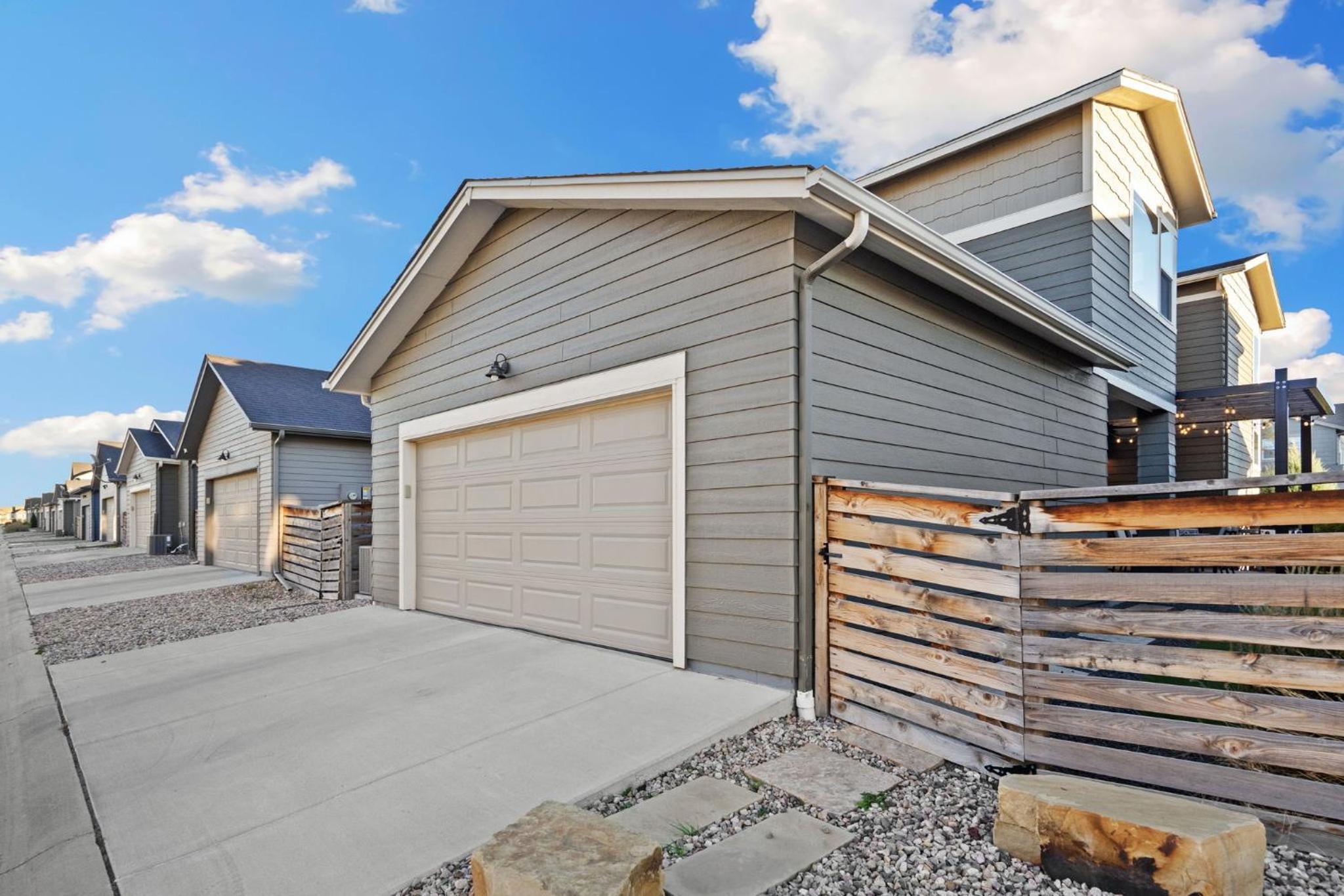 Comet Haus Modern 3BR with Office and King Beds
