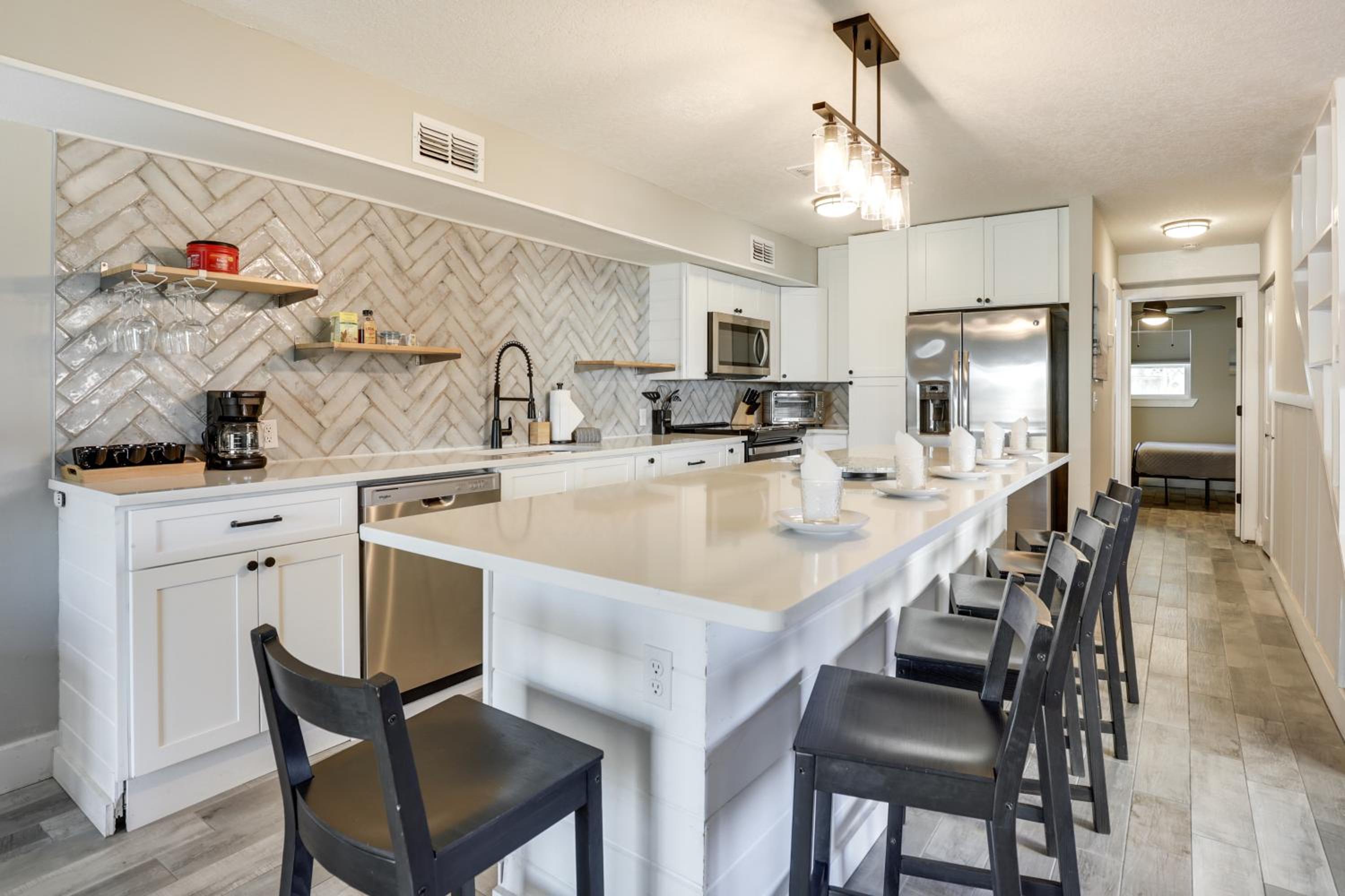Prime Spot Near Dtwn! Modern Anastasia Island Home