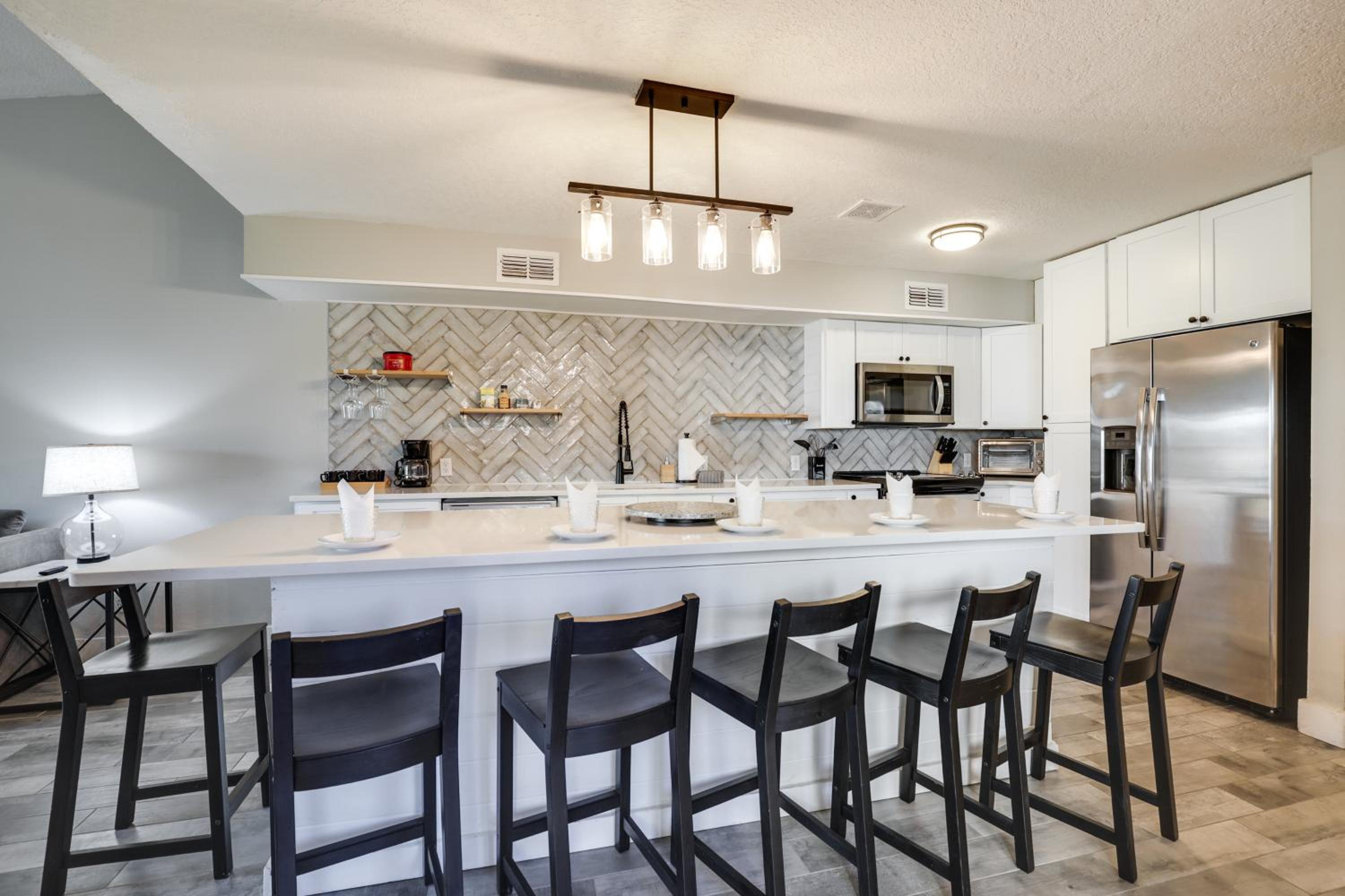 Prime Spot Near Dtwn! Modern Anastasia Island Home