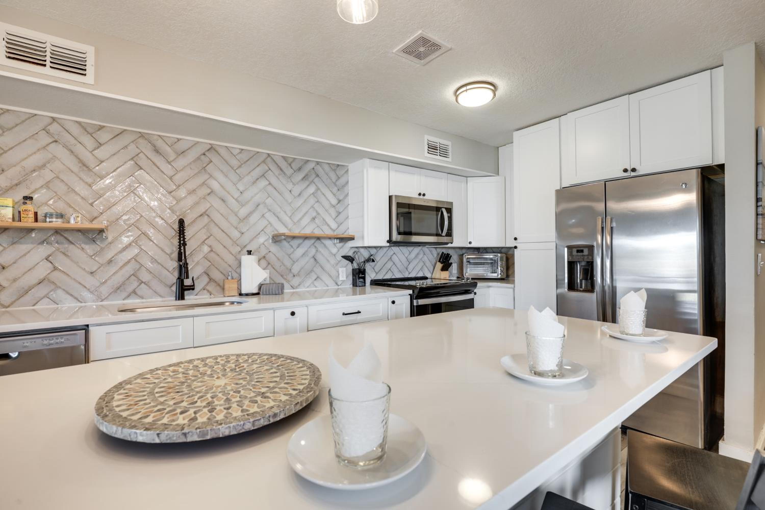 Prime Spot Near Dtwn! Modern Anastasia Island Home