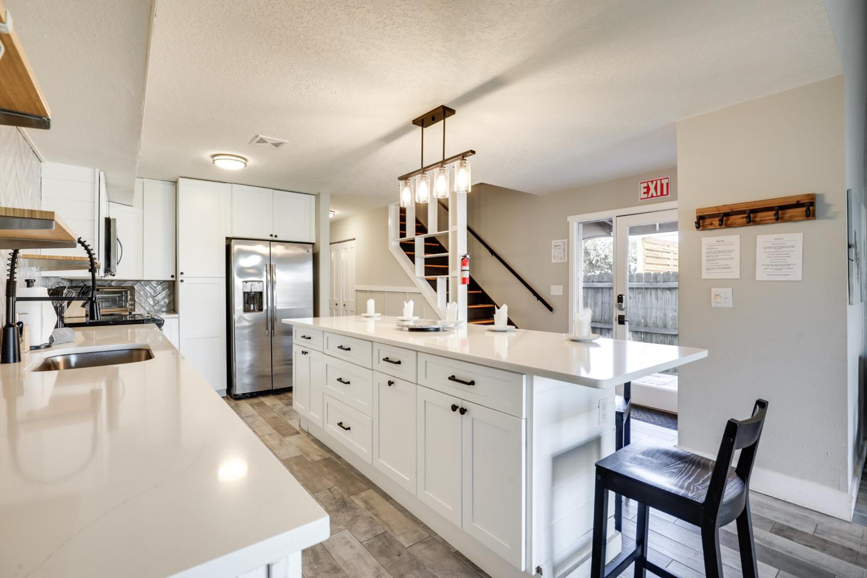 Prime Spot Near Dtwn! Modern Anastasia Island Home
