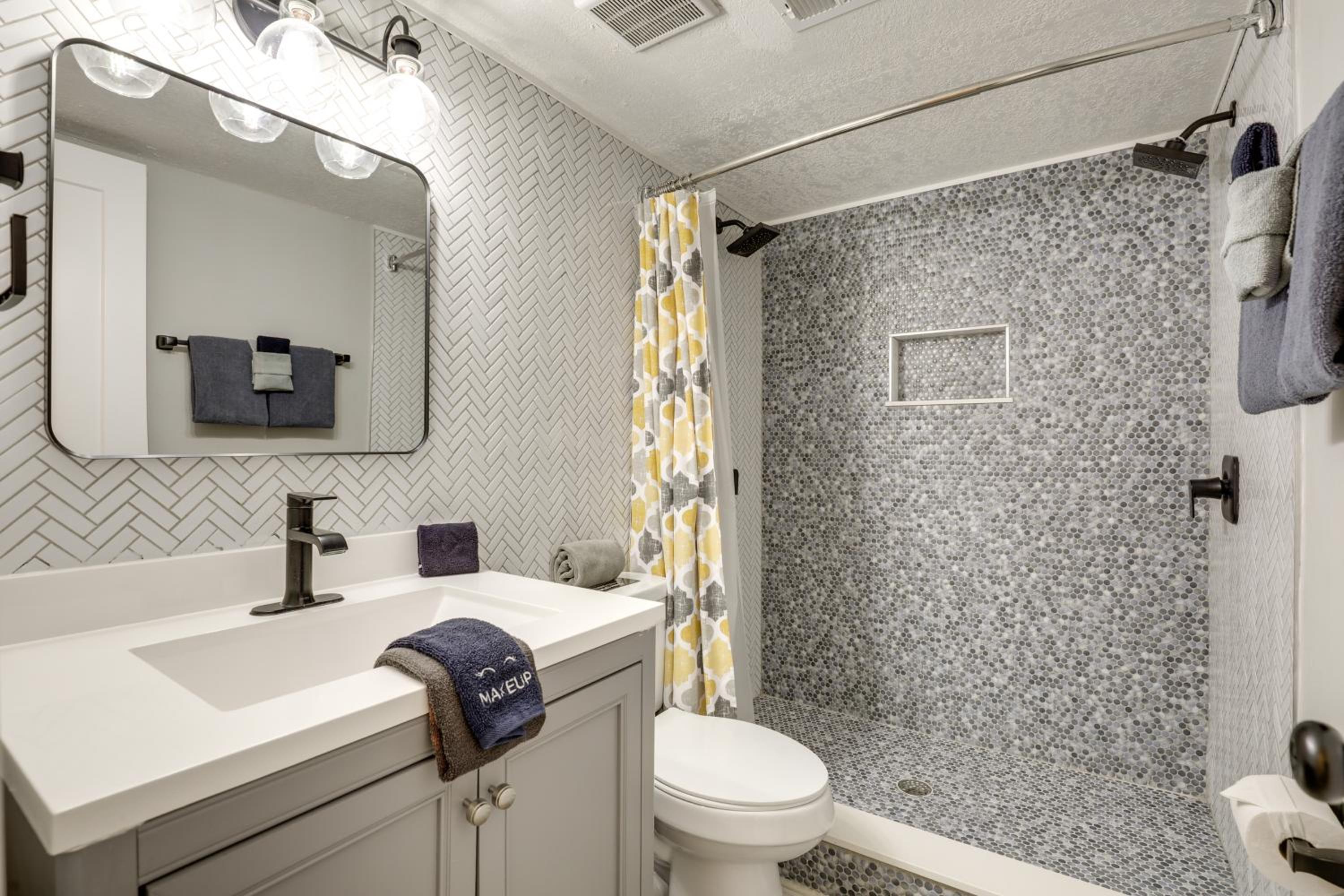 Prime Spot Near Dtwn! Modern Anastasia Island Home