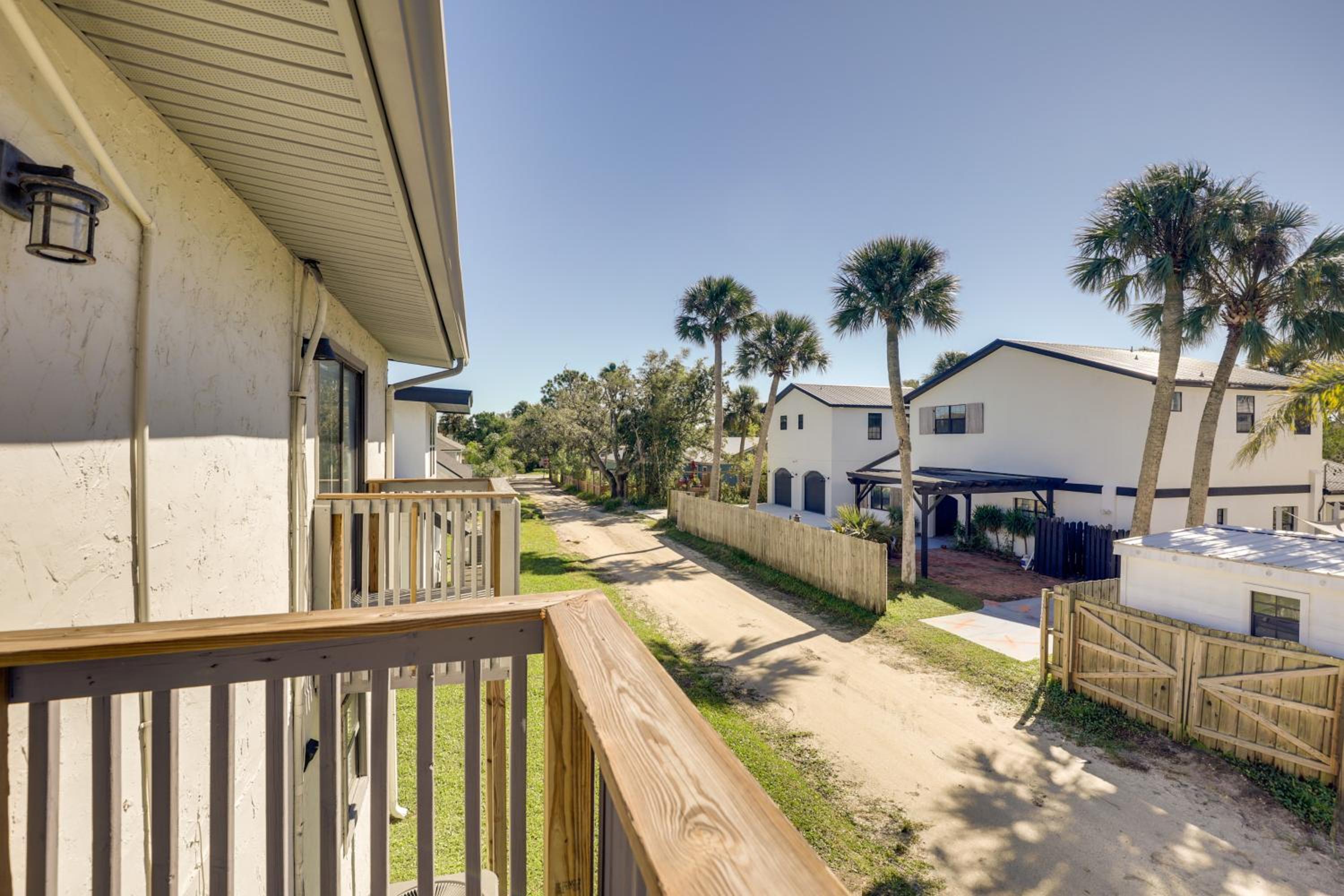 Prime Spot Near Dtwn! Modern Anastasia Island Home