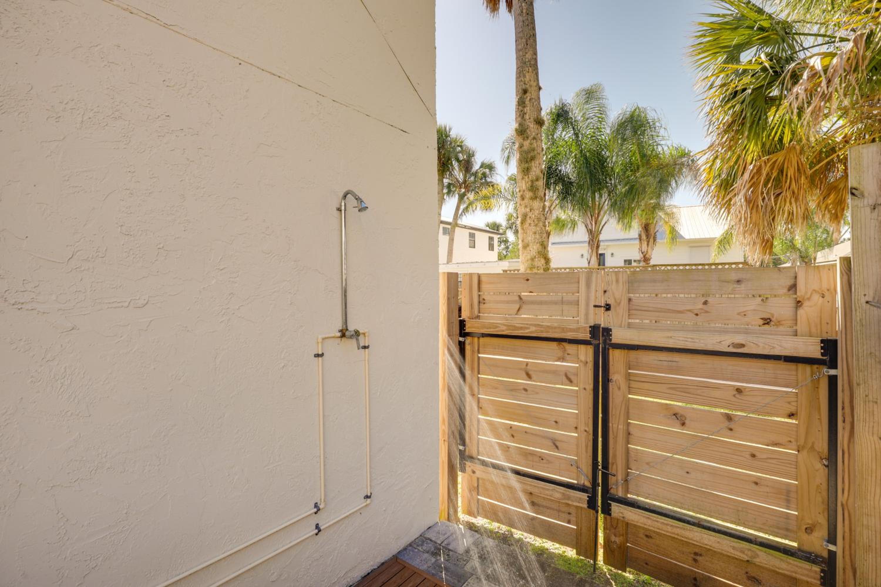 Prime Spot Near Dtwn! Modern Anastasia Island Home