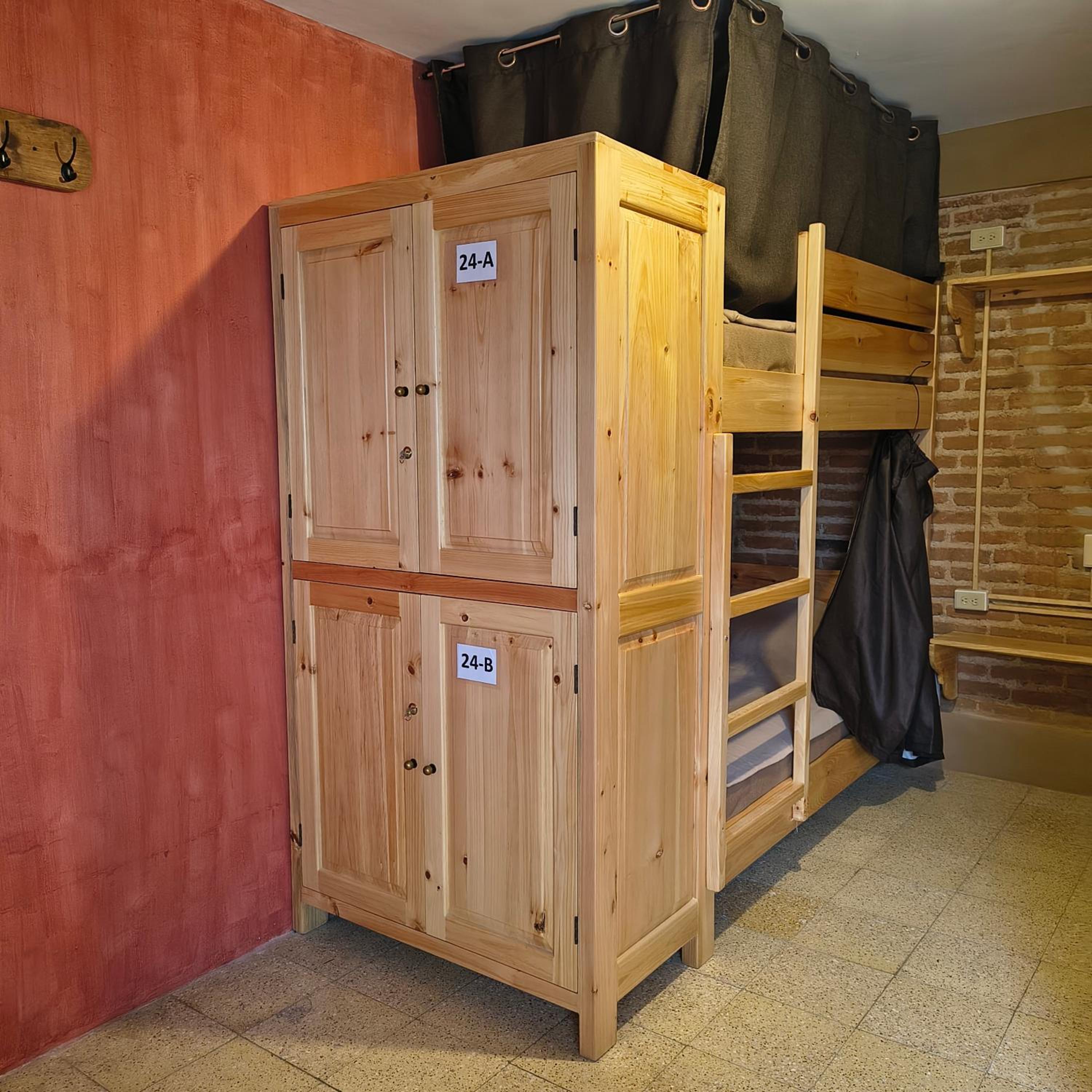 Xelva Hostel & Travel community