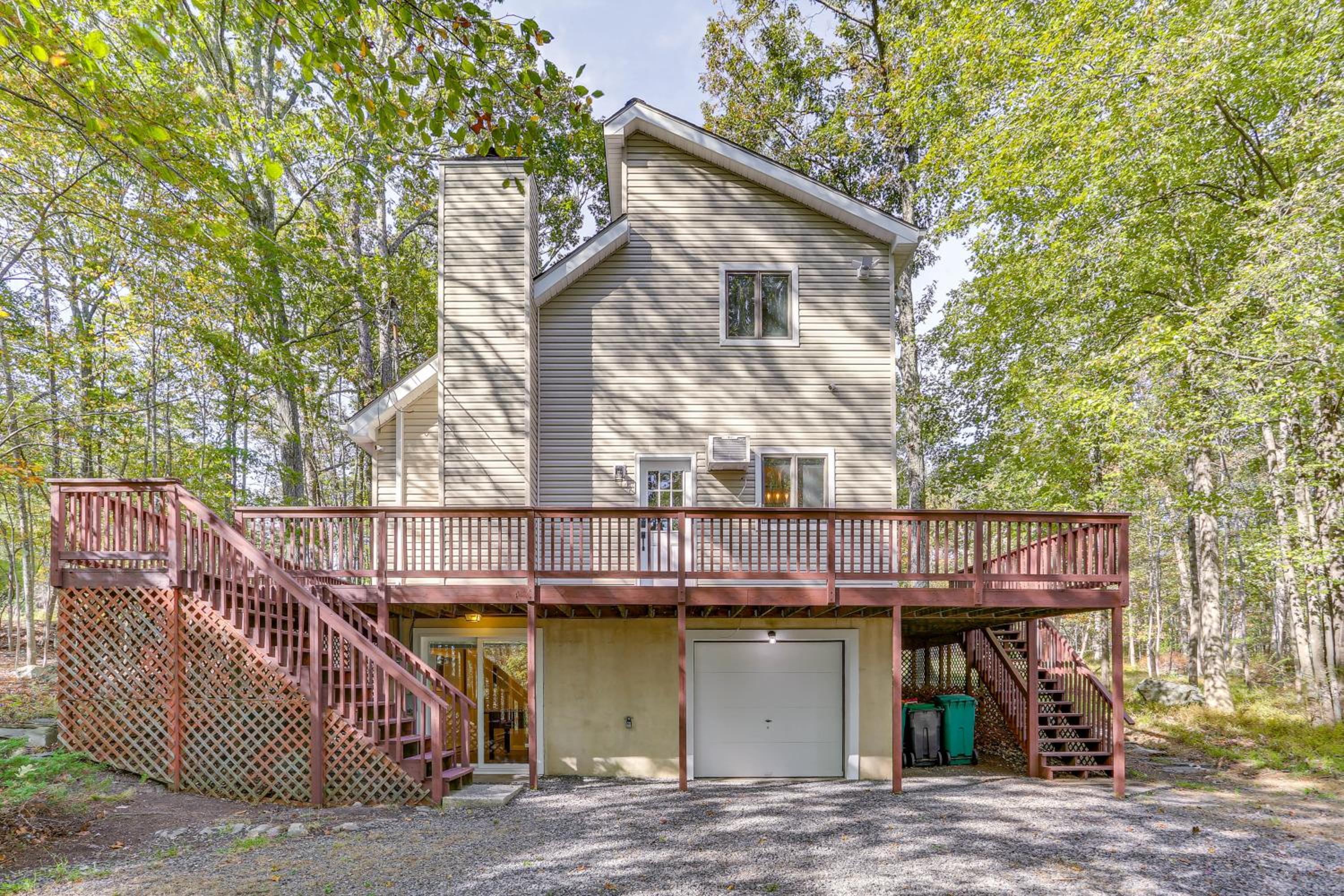 6 Mi to Bushkill Falls Secluded Home with Game Room