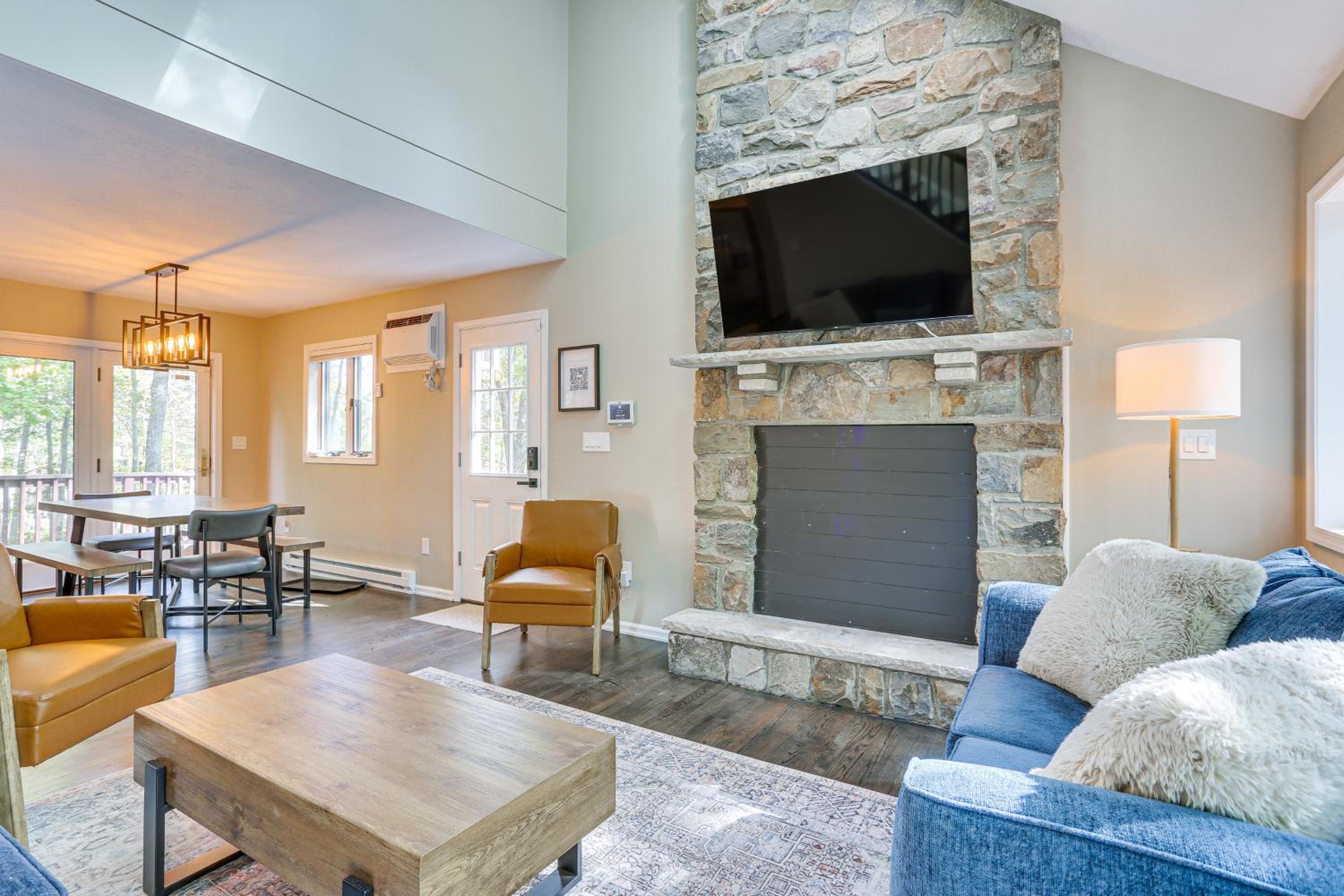6 Mi to Bushkill Falls Secluded Home with Game Room