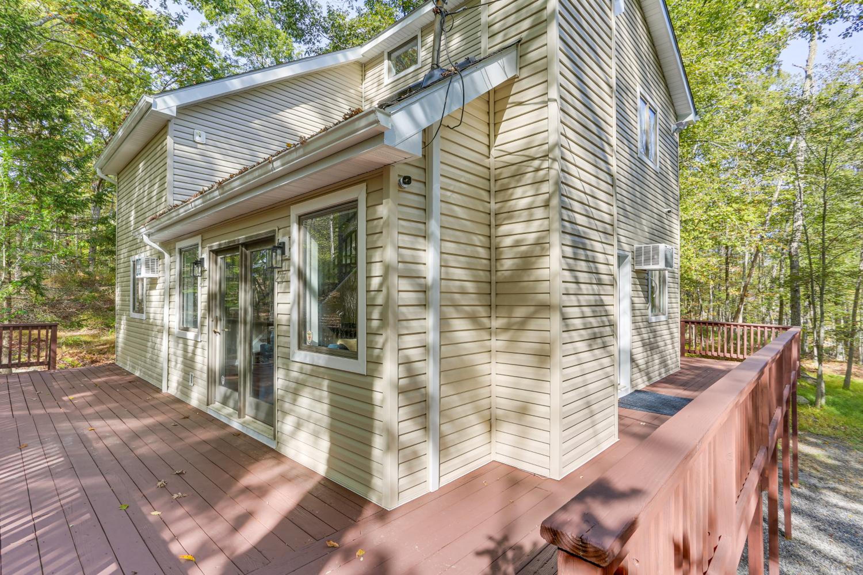 6 Mi to Bushkill Falls Secluded Home with Game Room