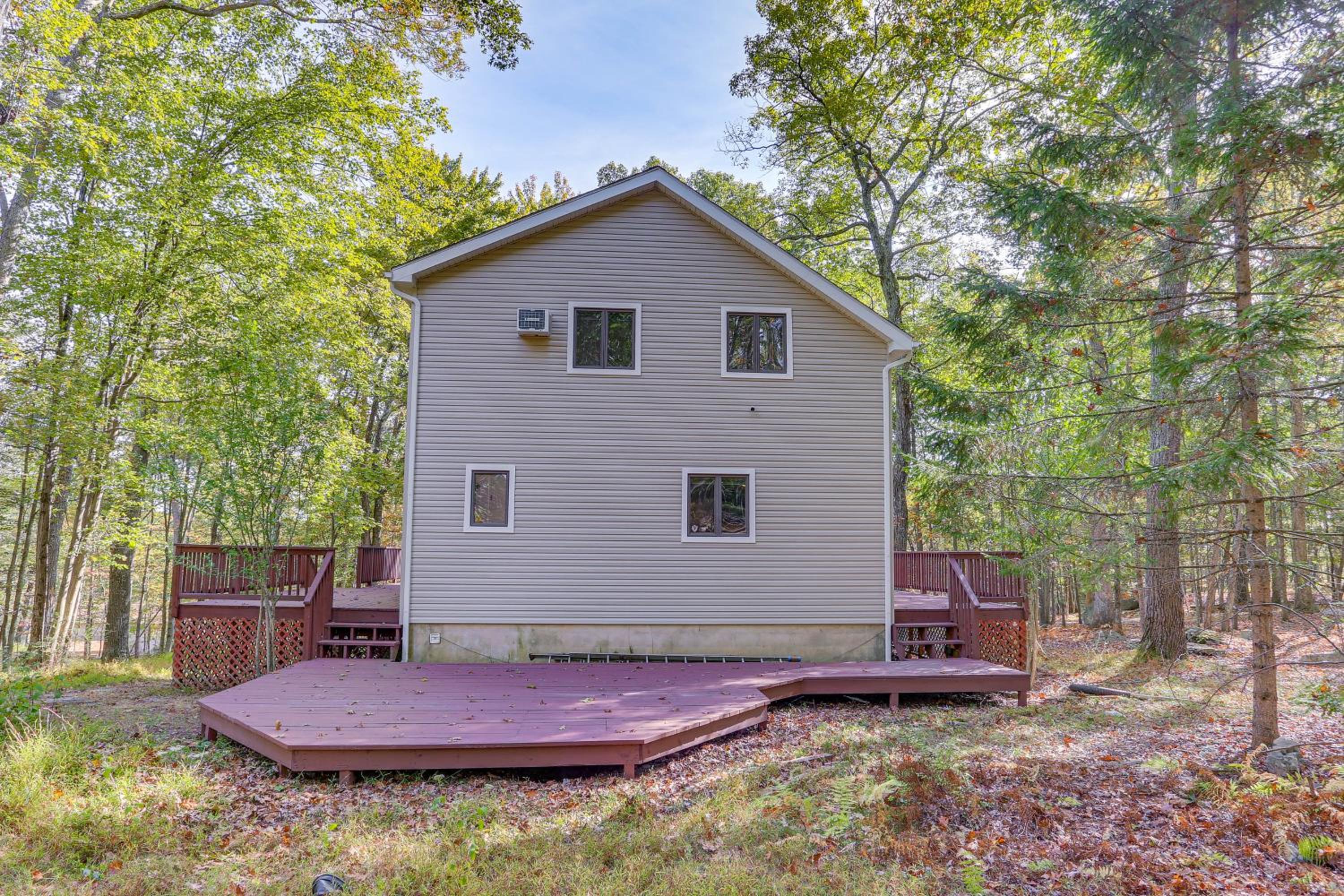 6 Mi to Bushkill Falls Secluded Home with Game Room