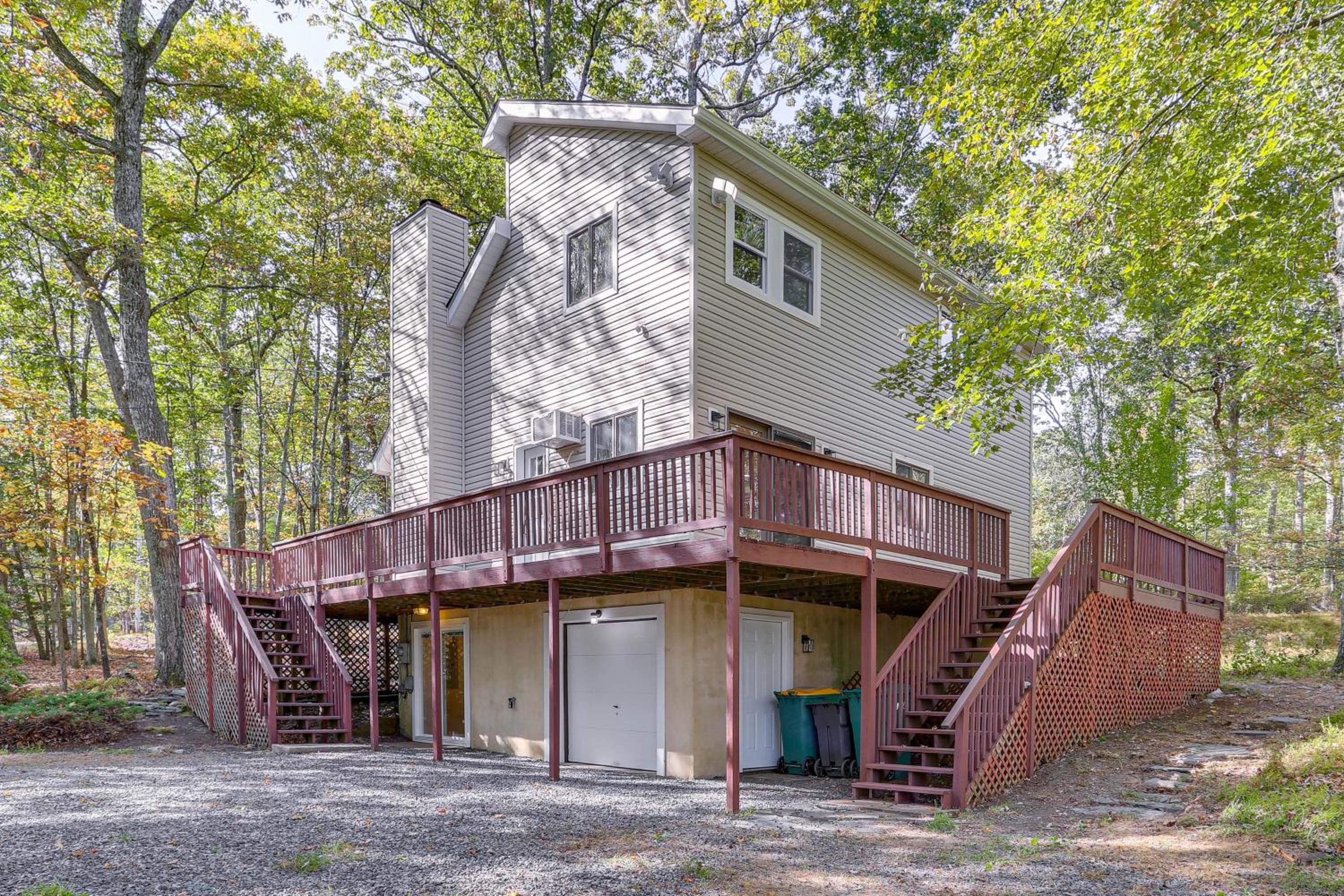 6 Mi to Bushkill Falls Secluded Home with Game Room