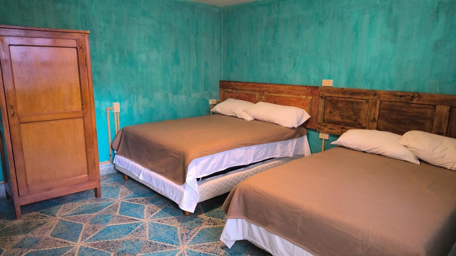 Xelva Hostel & Travel community