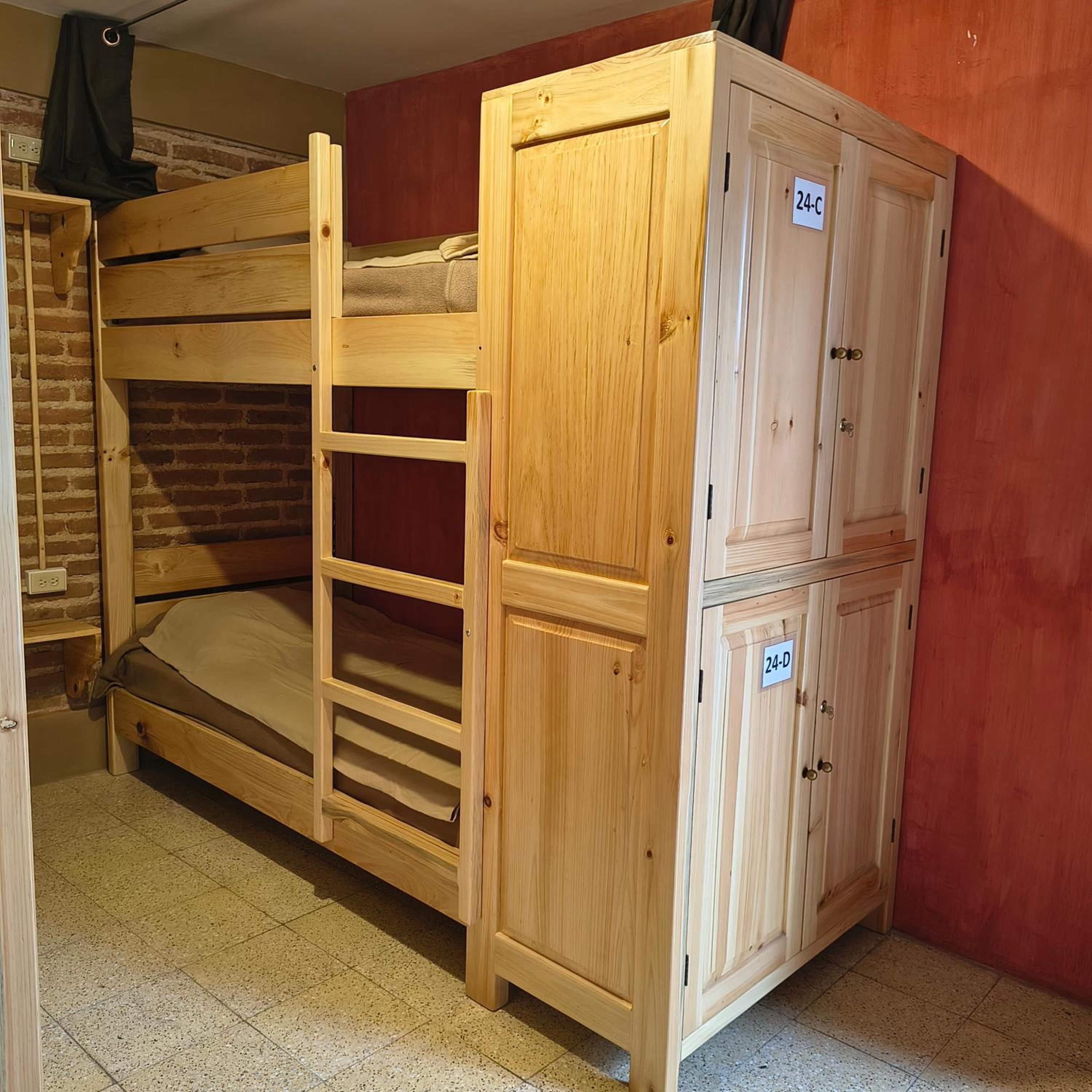 Xelva Hostel & Travel community