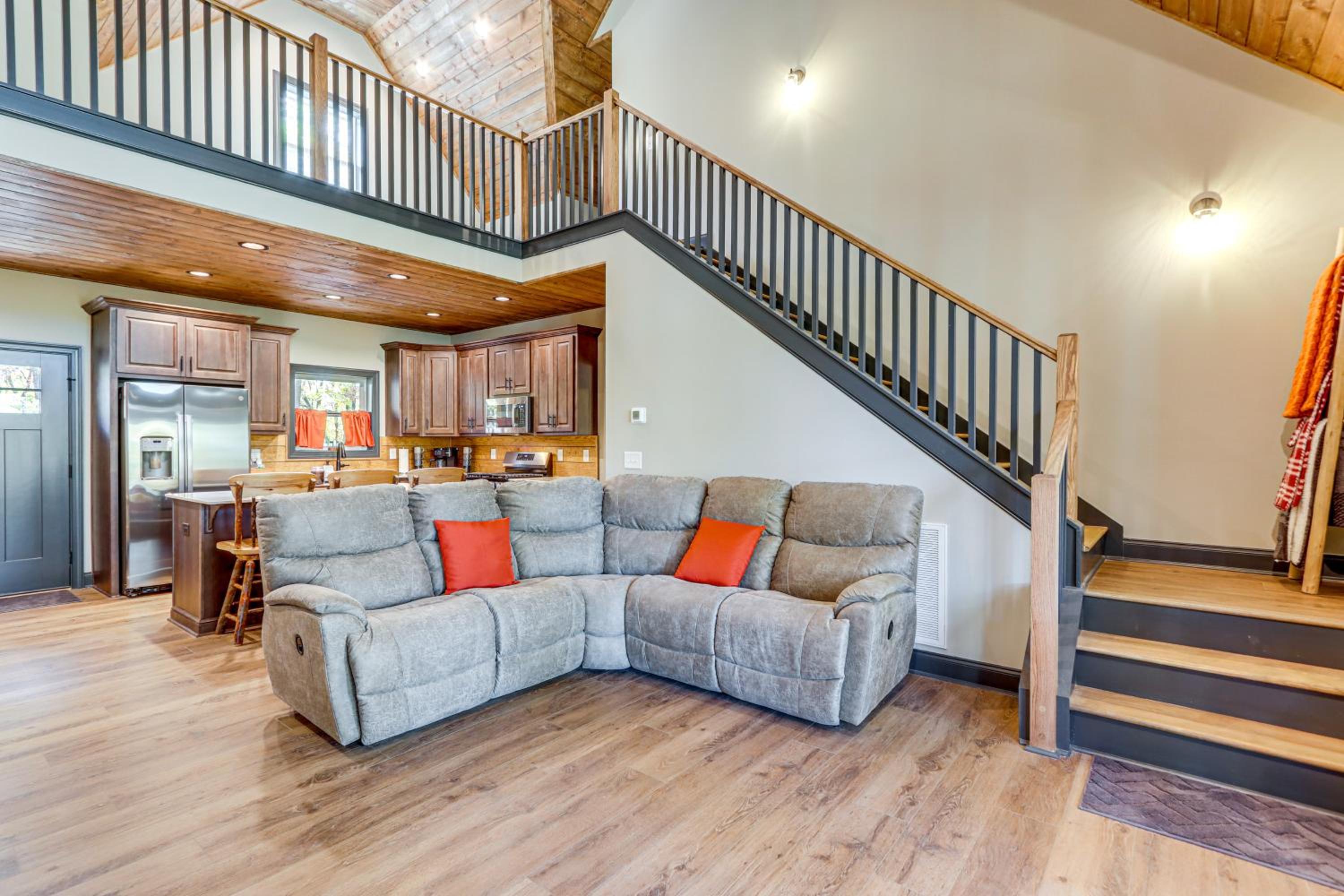 New Build! Secluded Mountain Home in Murphy