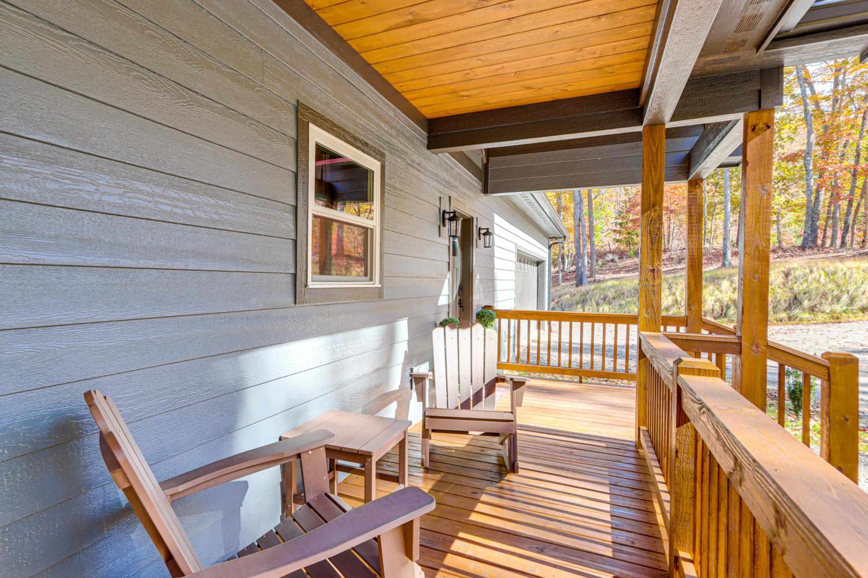 New Build! Secluded Mountain Home in Murphy
