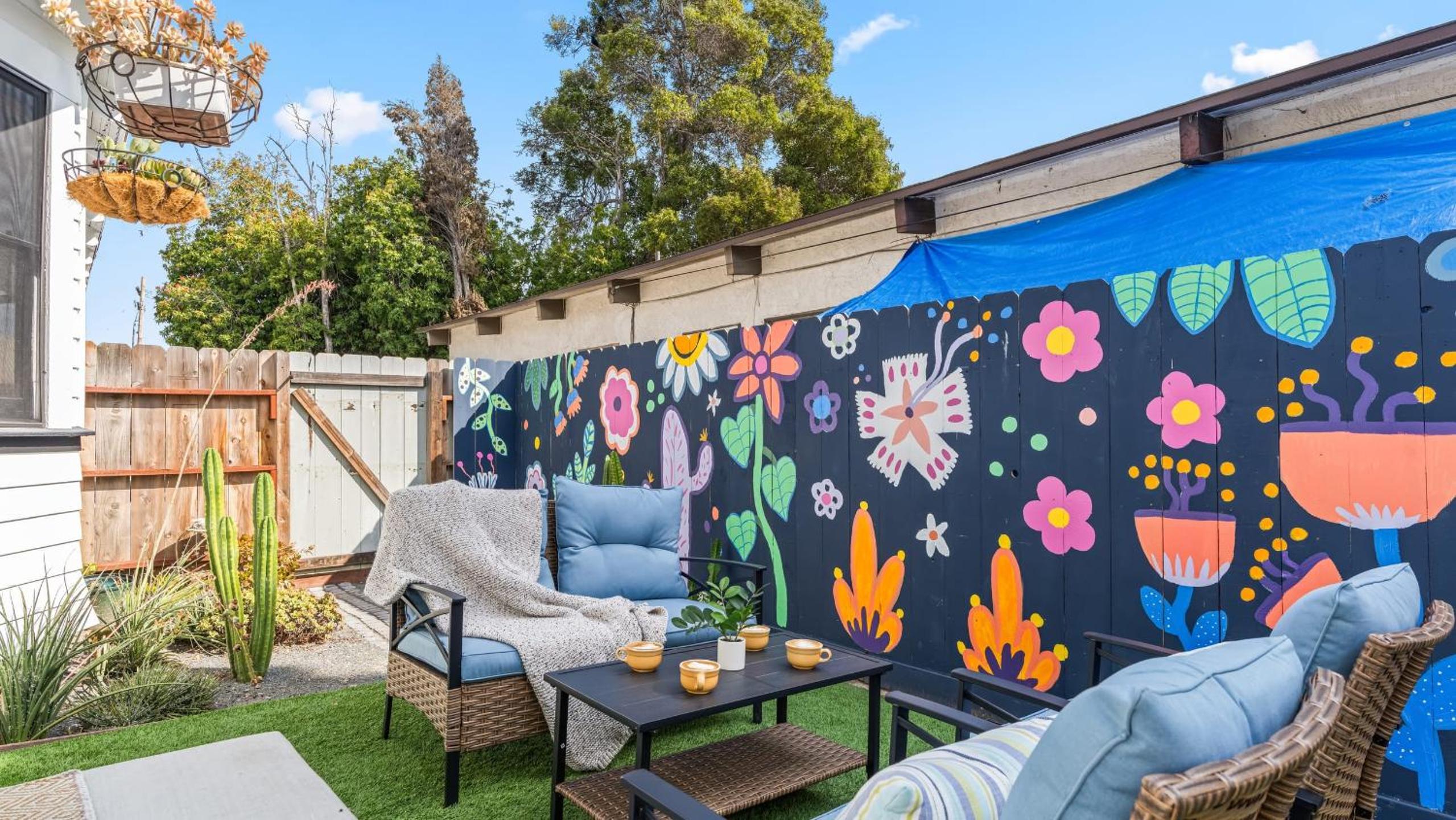 Classic San Diego Home w Outdoor Lounge Vintage Charm Casa Craftsman by Avantstay