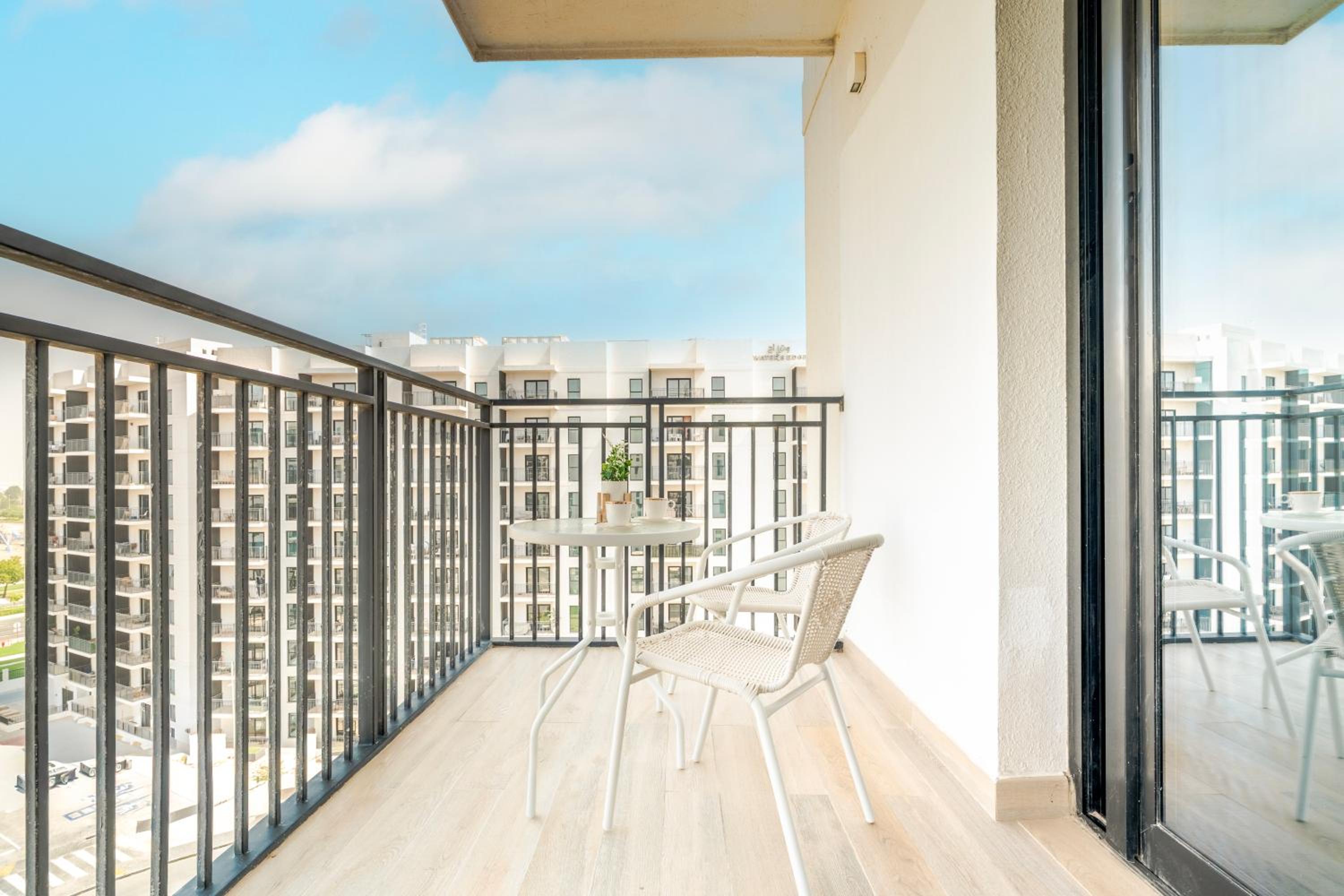 Modern 1-Bed Apartment with Balcony & Free Parking l Near Yas Mall & F1 Yas Island & Sea world