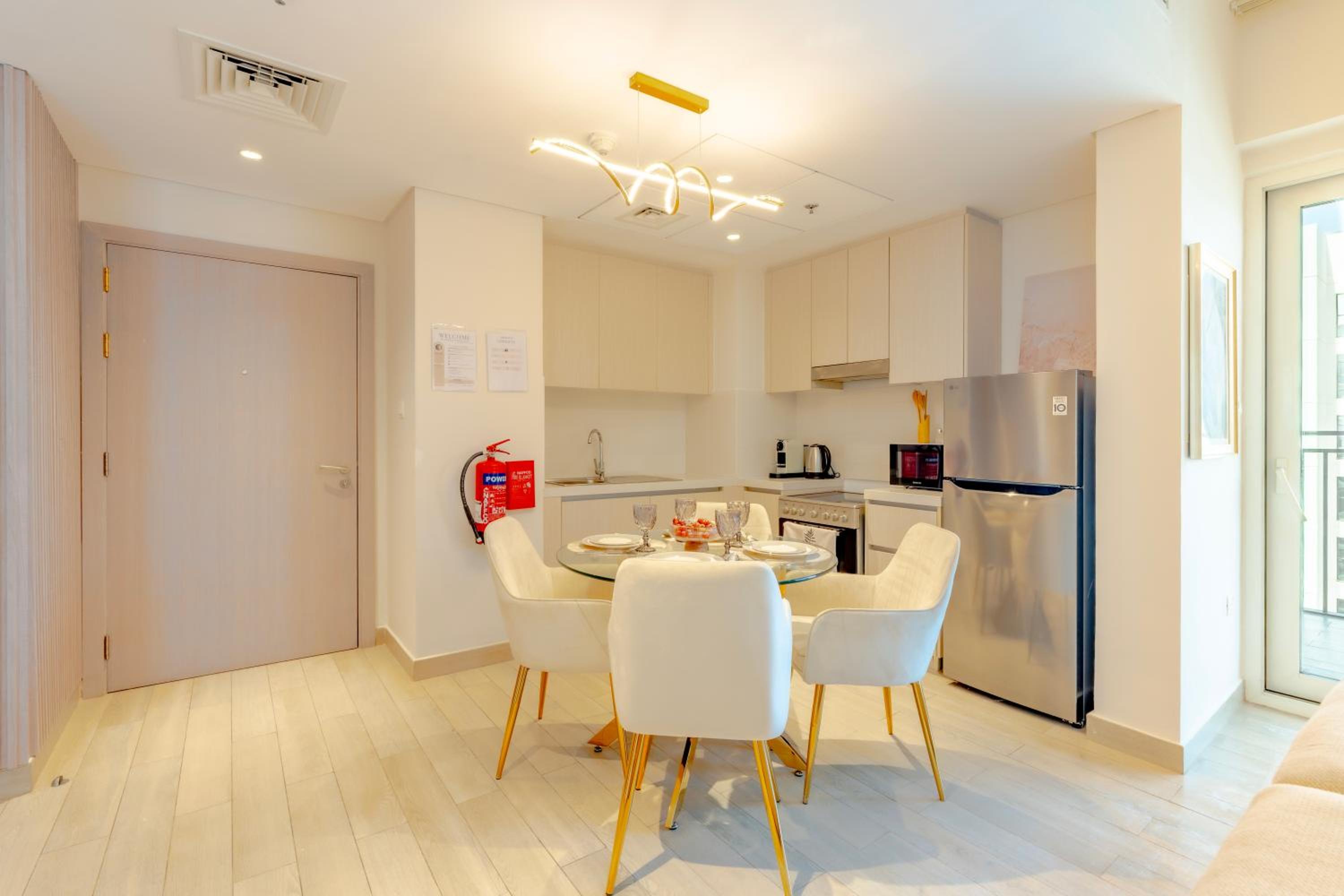 Modern 1-Bed Apartment with Balcony & Free Parking l Near Yas Mall & F1 Yas Island & Sea world