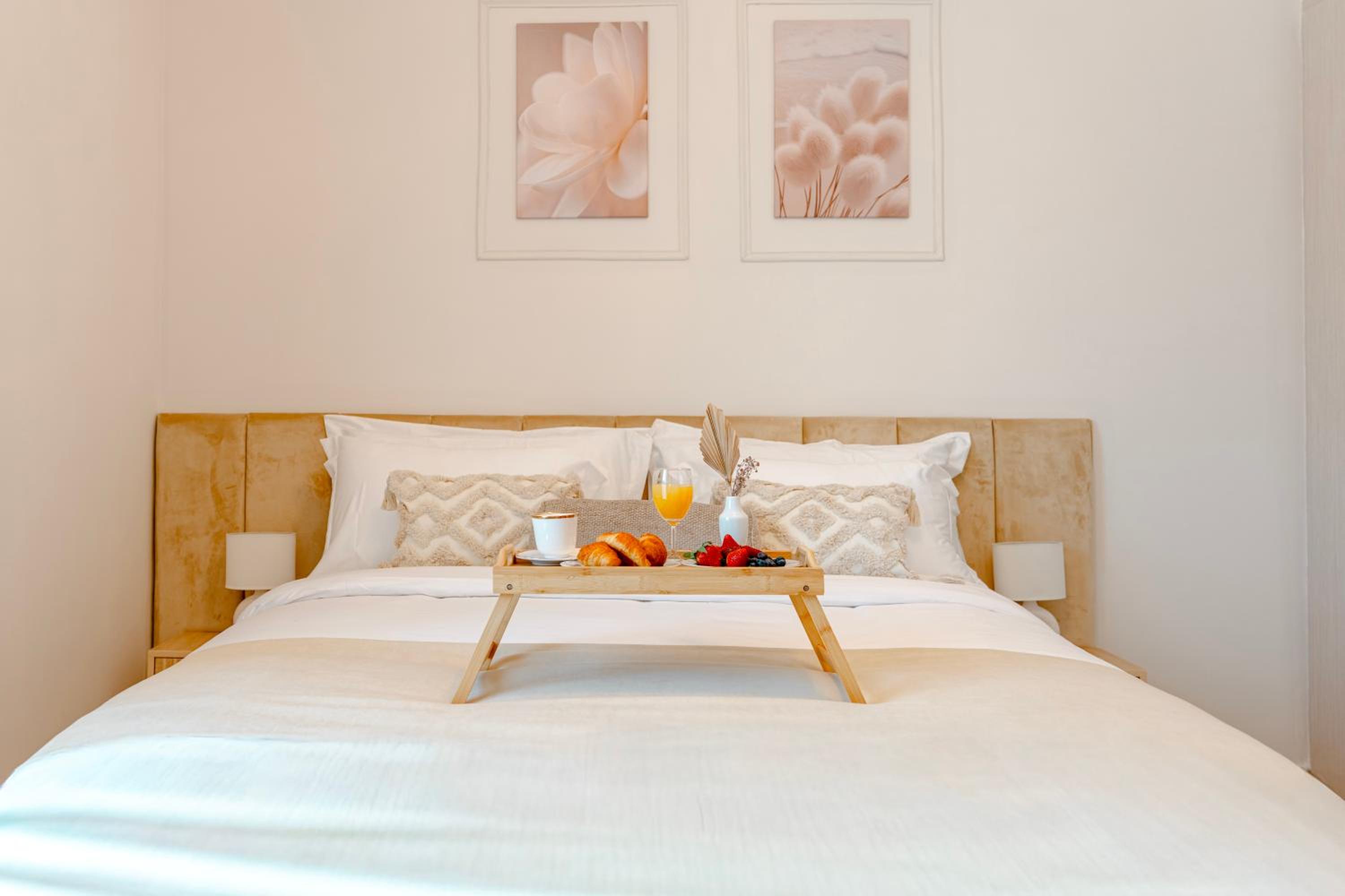 Modern 1-Bed Apartment with Balcony & Free Parking l Near Yas Mall & F1 Yas Island & Sea world