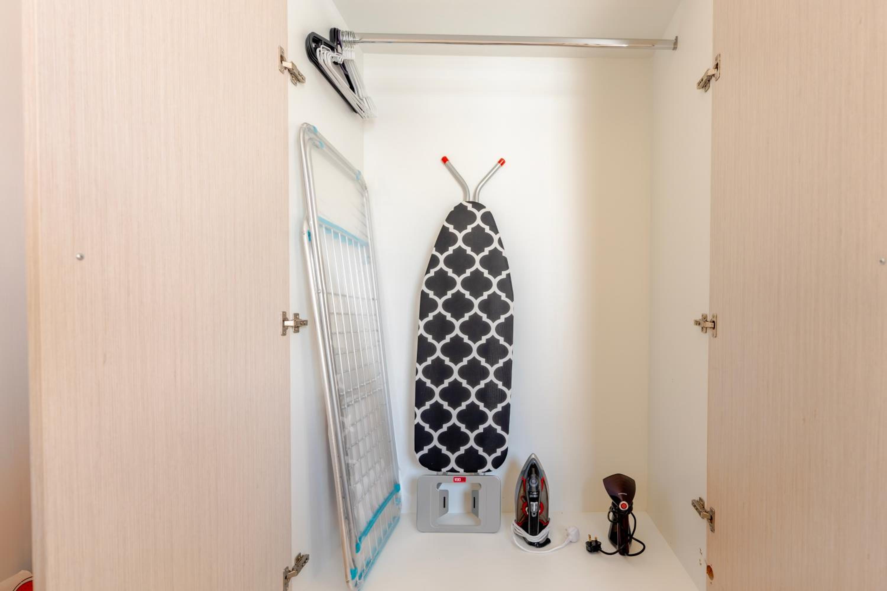 Modern 1-Bed Apartment with Balcony & Free Parking l Near Yas Mall & F1 Yas Island & Sea world