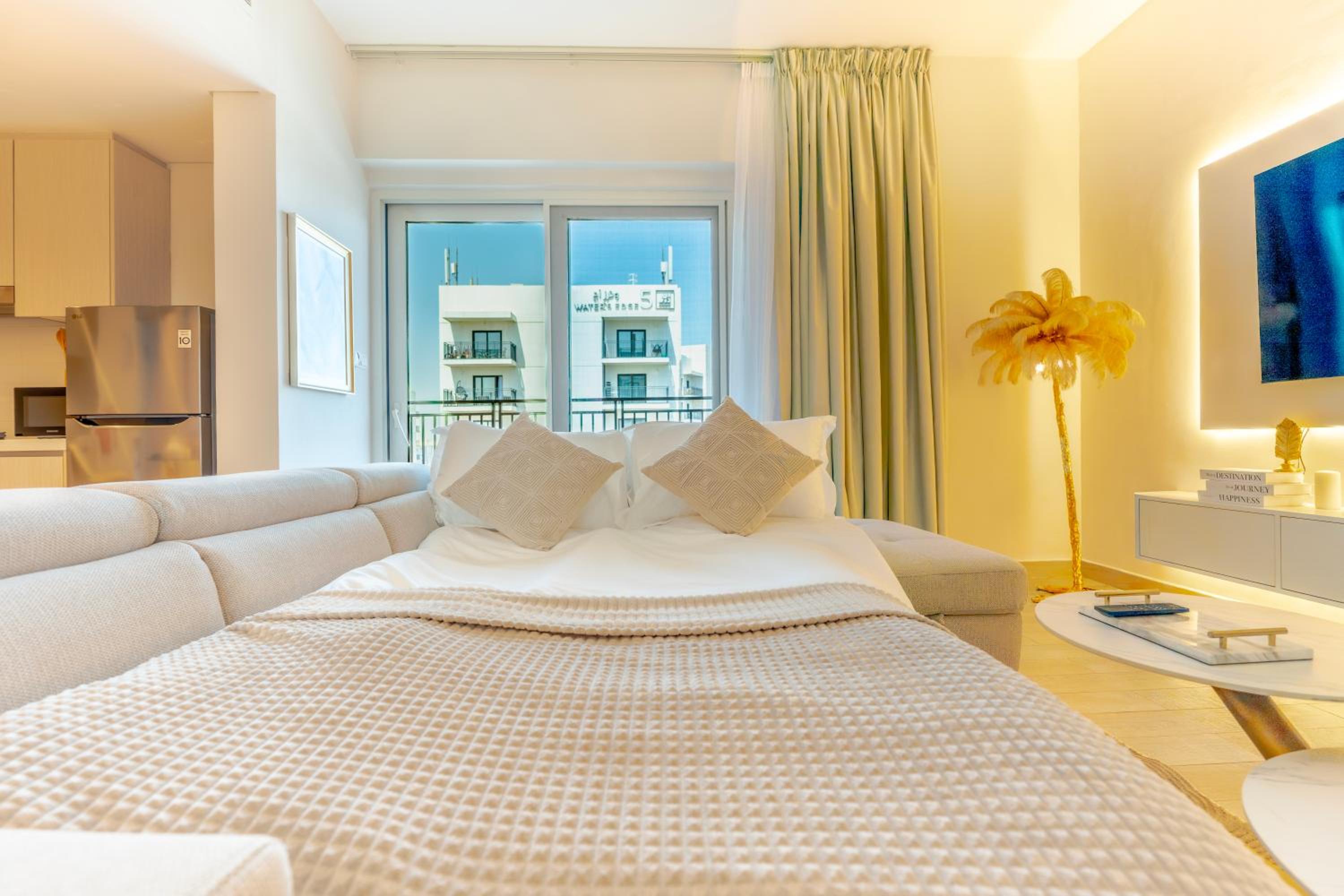 Modern 1-Bed Apartment with Balcony & Free Parking l Near Yas Mall & F1 Yas Island & Sea world