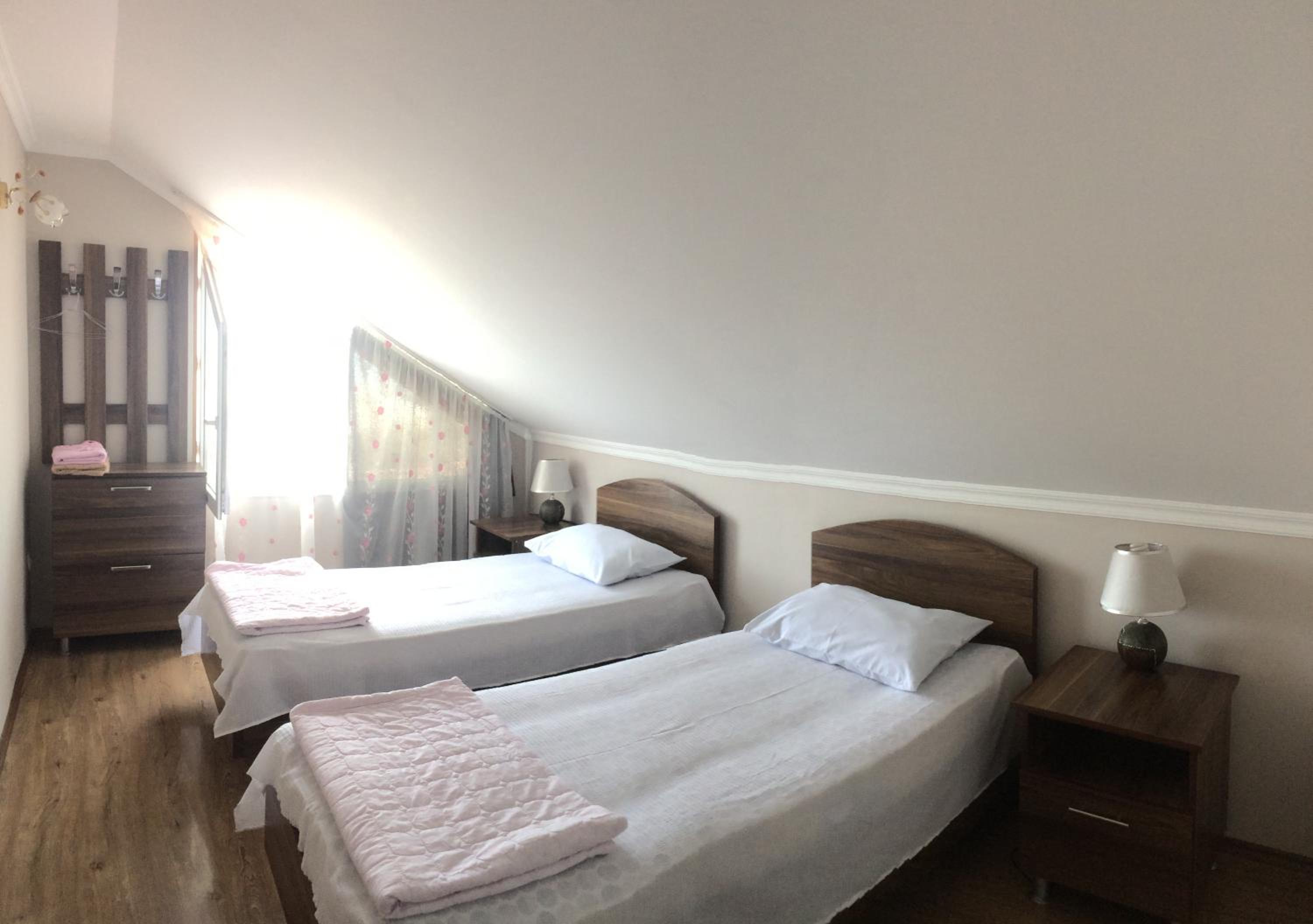 Mari Guest House