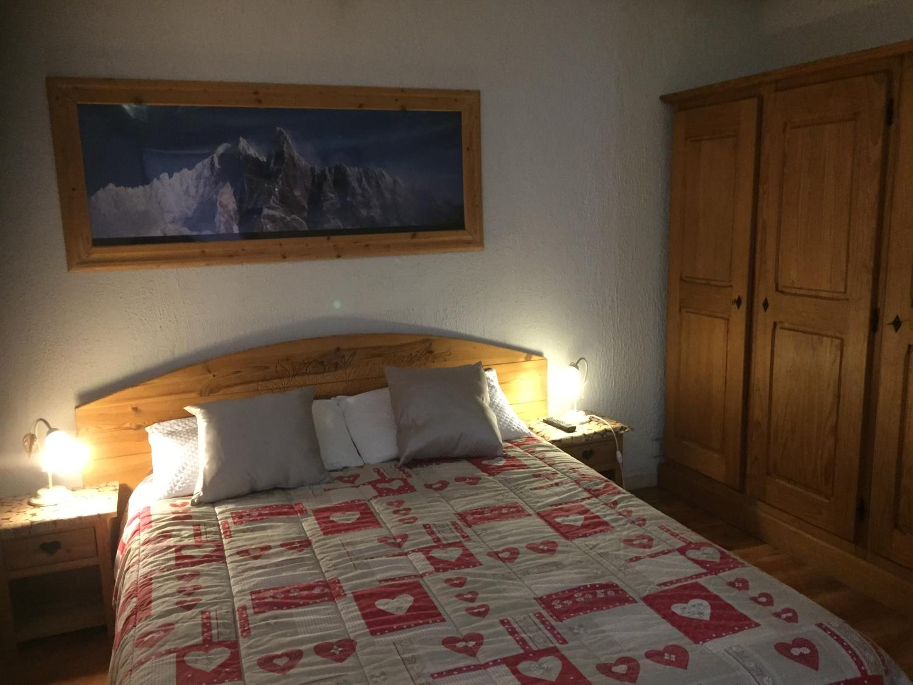Chamonix Central Panoramic Apartment & Private Sauna